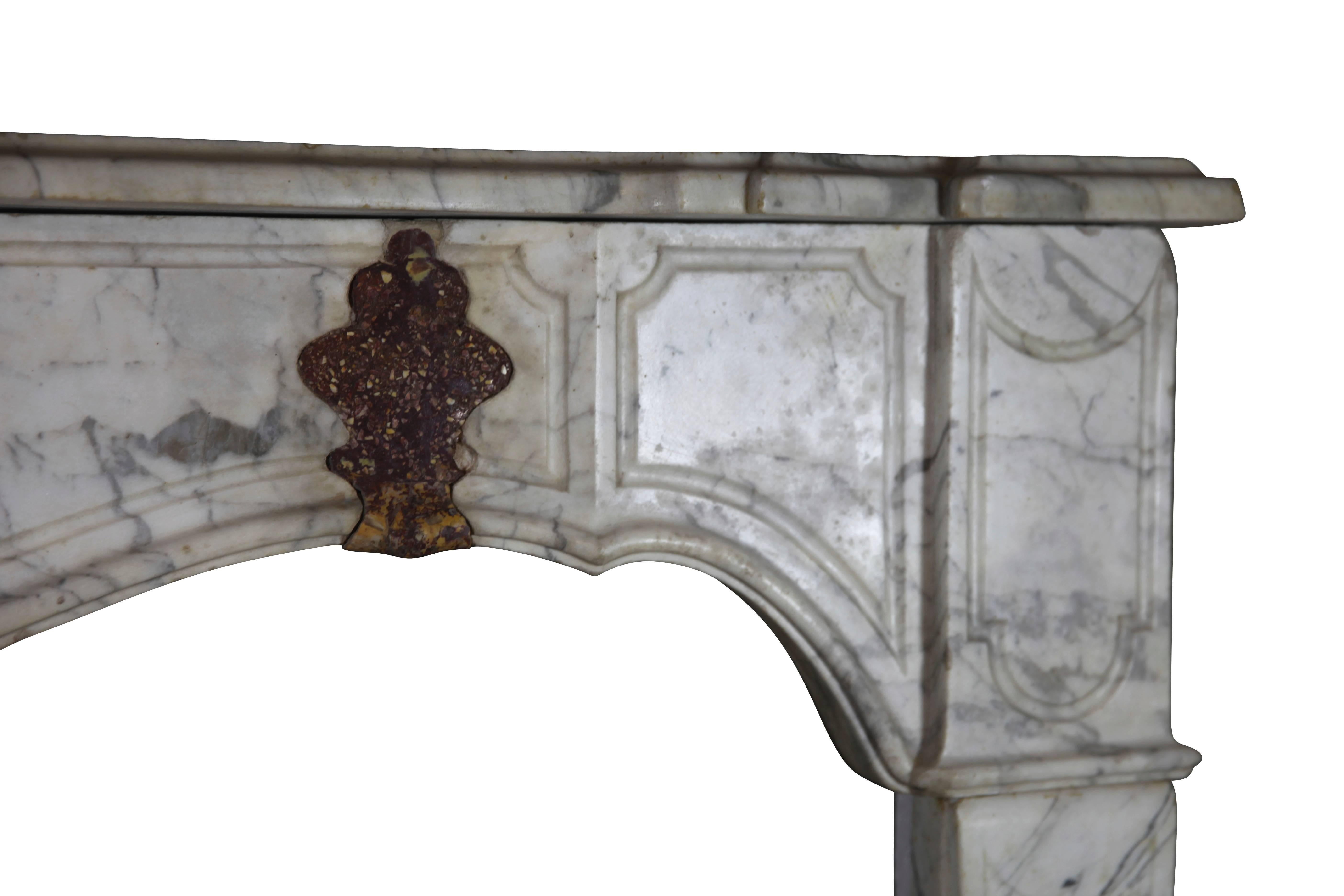 Fine Original Antique Italian Marble Fireplace Surround In Excellent Condition For Sale In Beervelde, BE