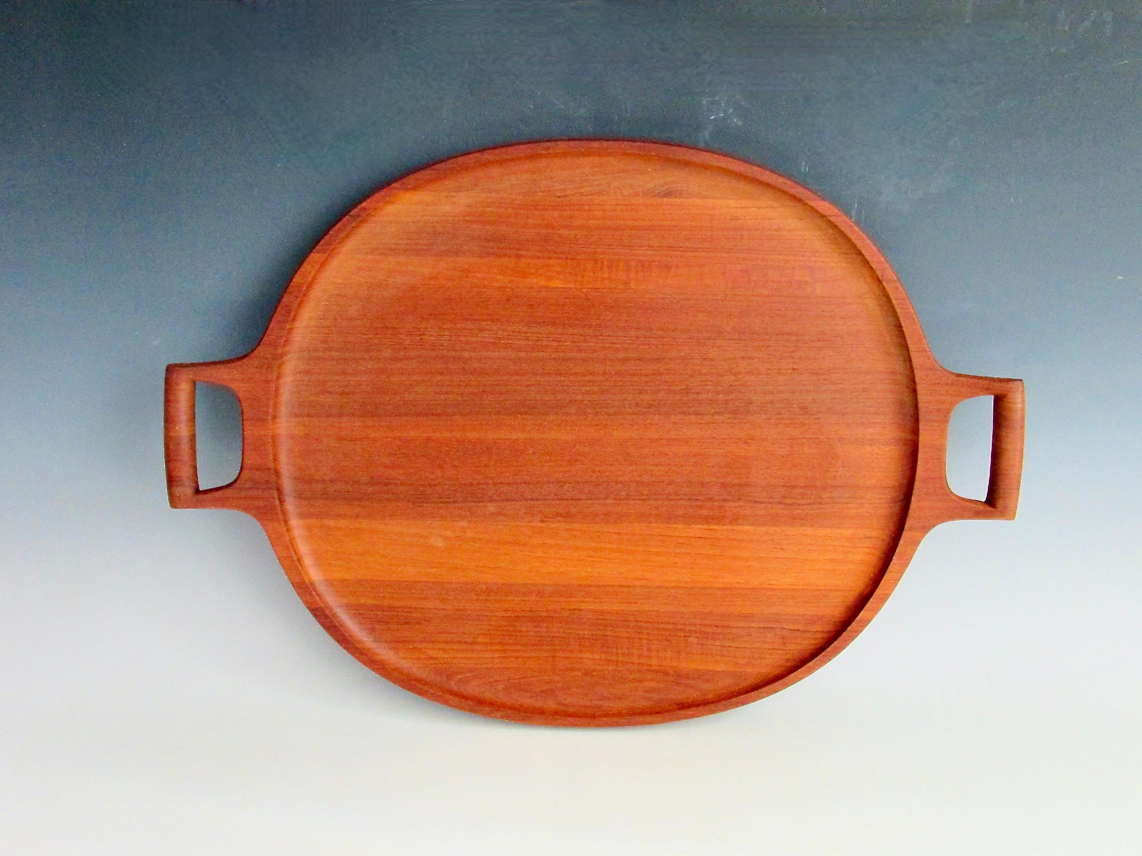 Fine Original  Early Dansk Large Teak Serving Tray by Jens Quistgaard In Good Condition For Sale In Ferndale, MI