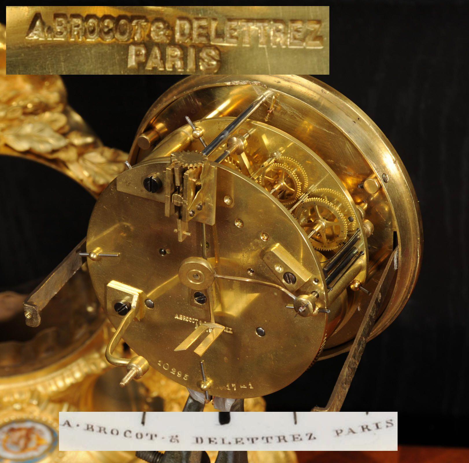 Raffinato orologio francese antico in porcellana di Sèvres e Ormolu - Cane da tiro in vendita 11
