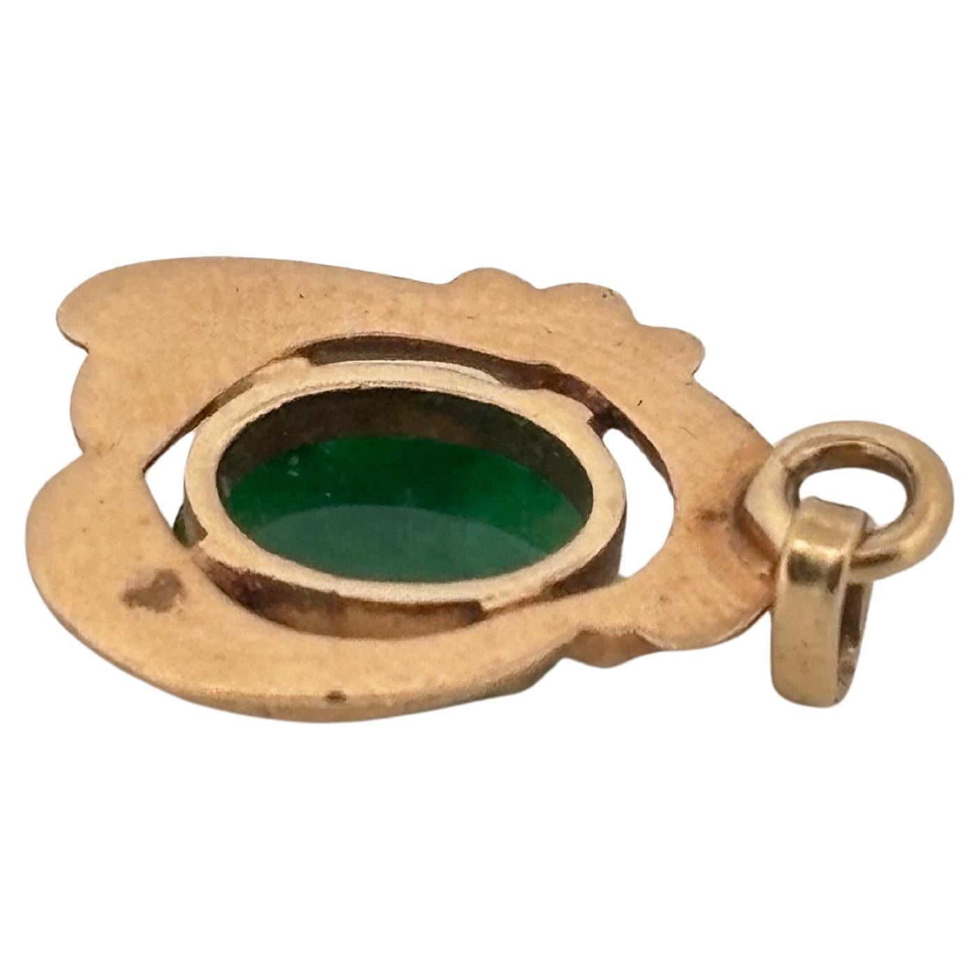 Fine Oval Jade 14K Yellow Gold Necklace Pendant For Sale 1
