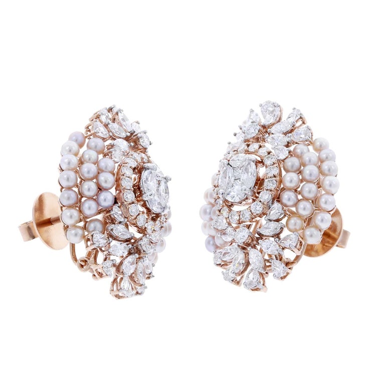 Fine Oval Shaped Pearl and Diamond Earrings, 18K Yellow Gold In New Condition For Sale In New York, NY
