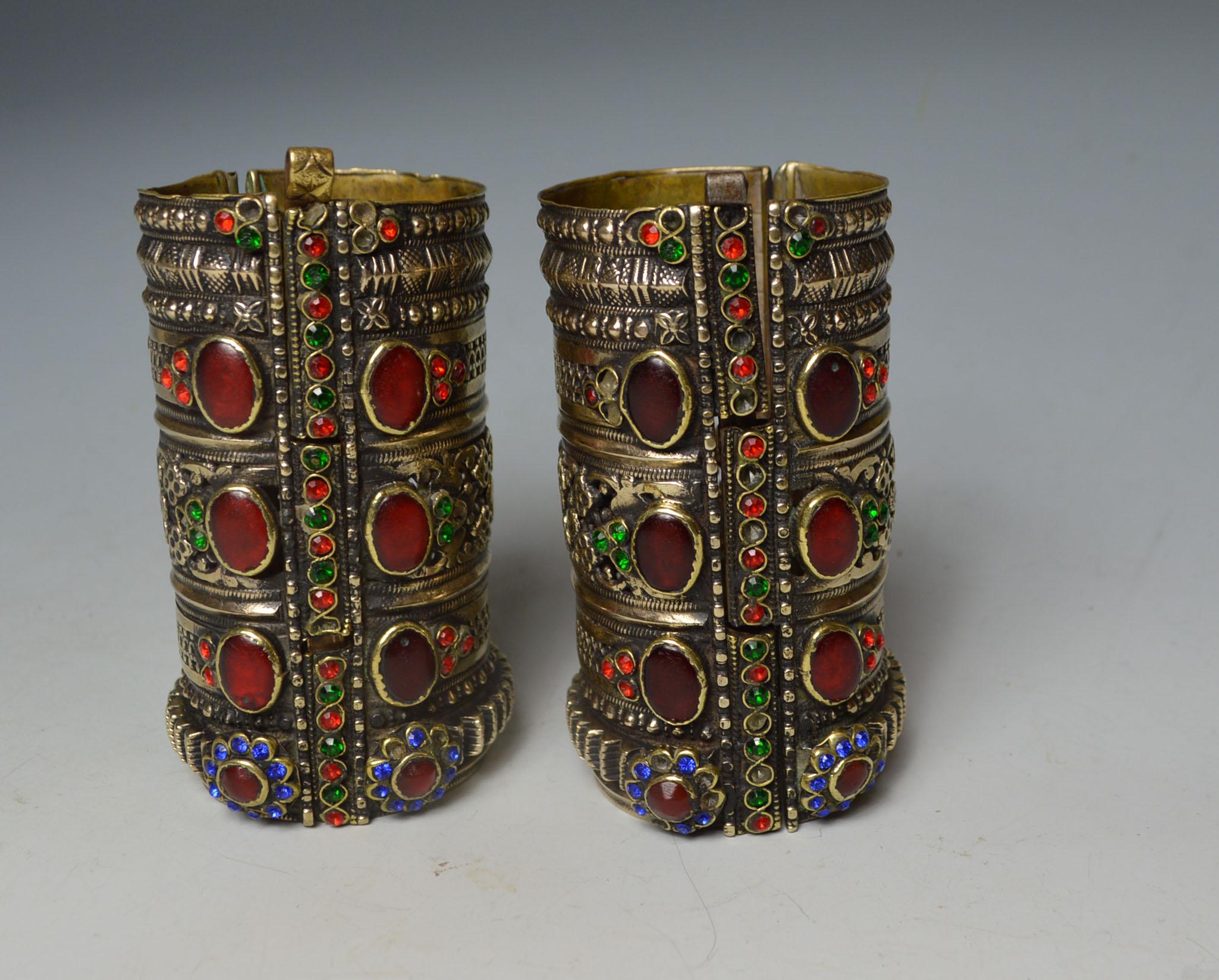 Fine Pair of Antique Tribal Bracelets Himalaya Afghanistan In Good Condition For Sale In London, GB