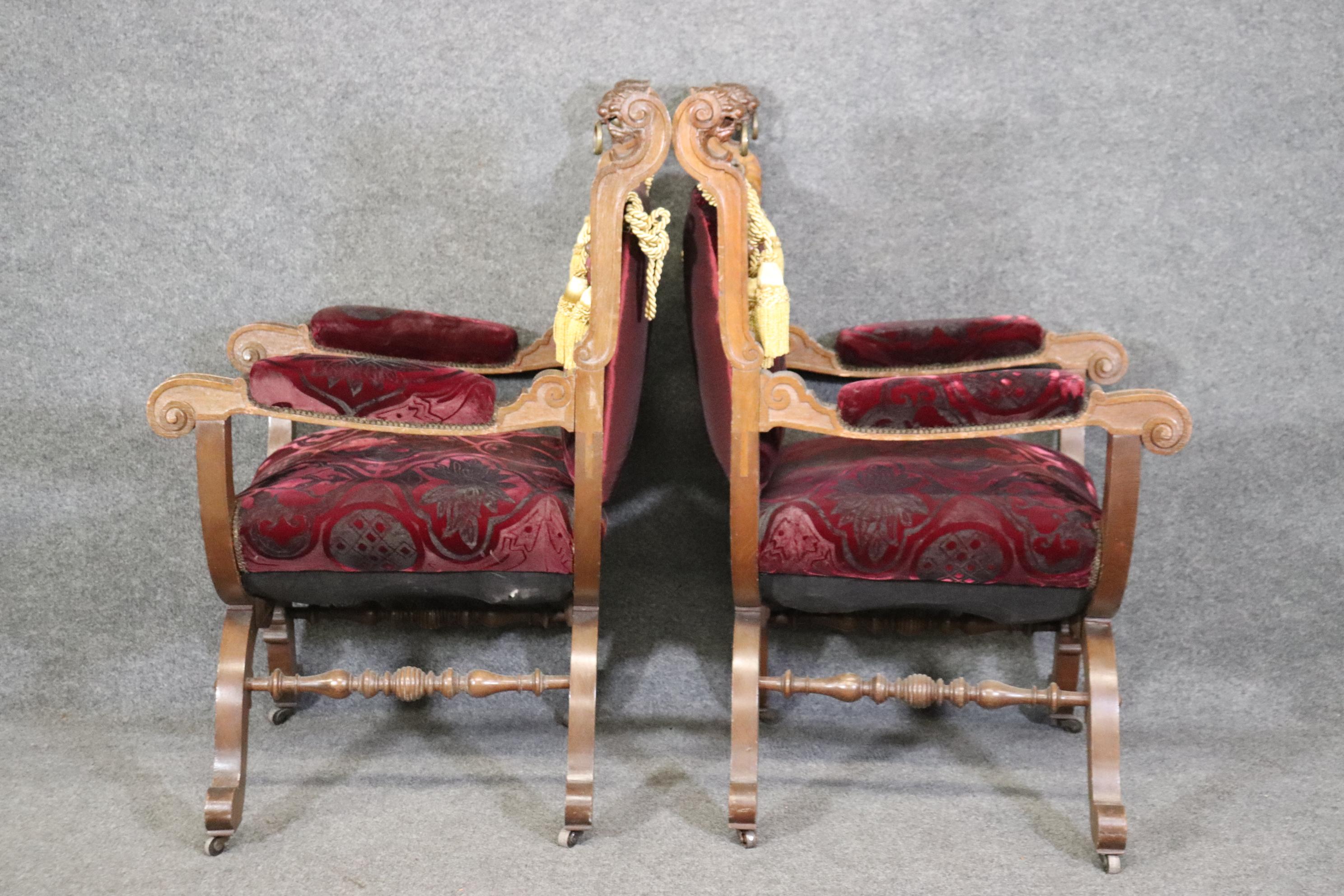 Fine Pair Carved Walnut Italian Made Lion Head Savonarolla Chairs  In Good Condition For Sale In Swedesboro, NJ