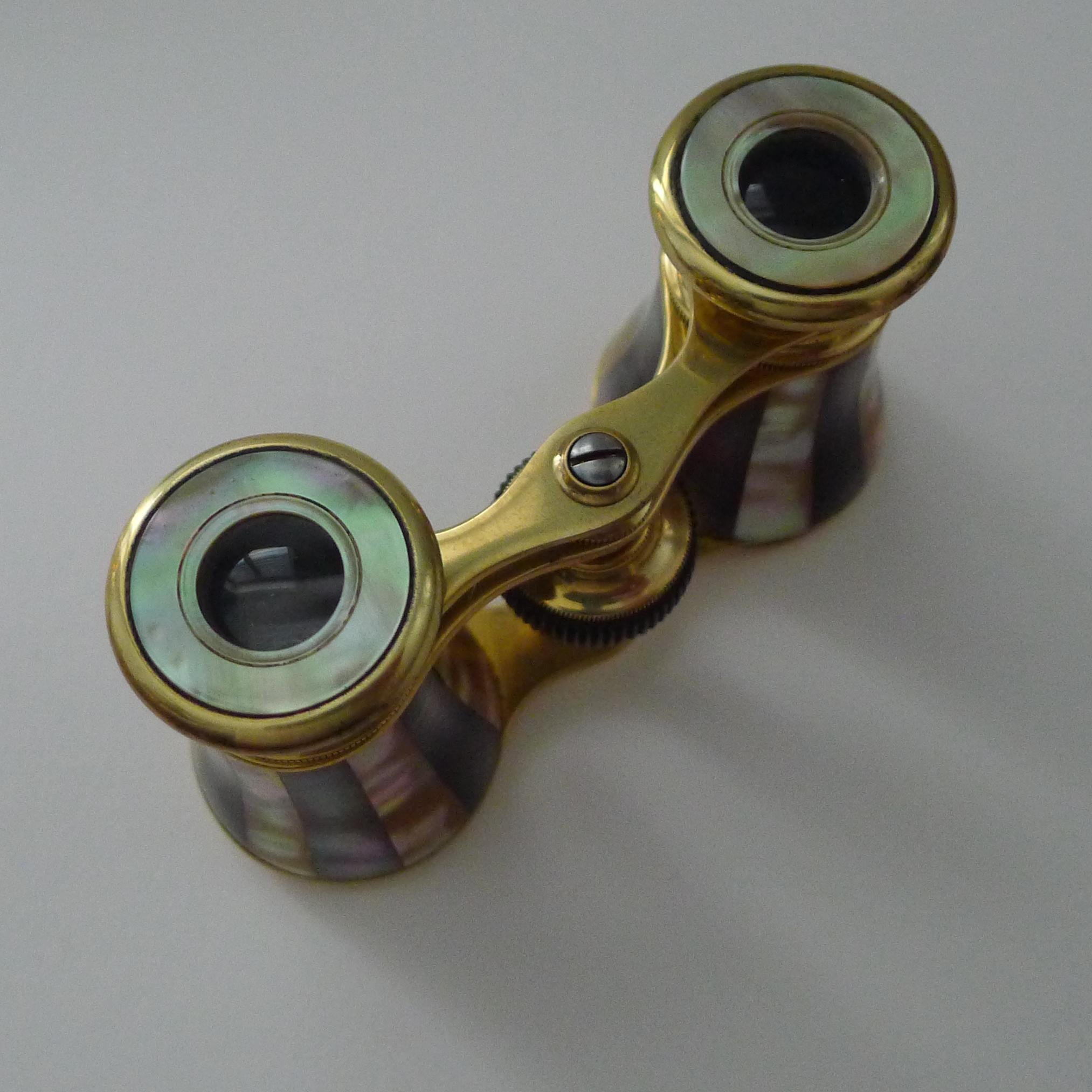 Paire de lunettes d'opéra françaises c.I.C. c.1910 en vente 6