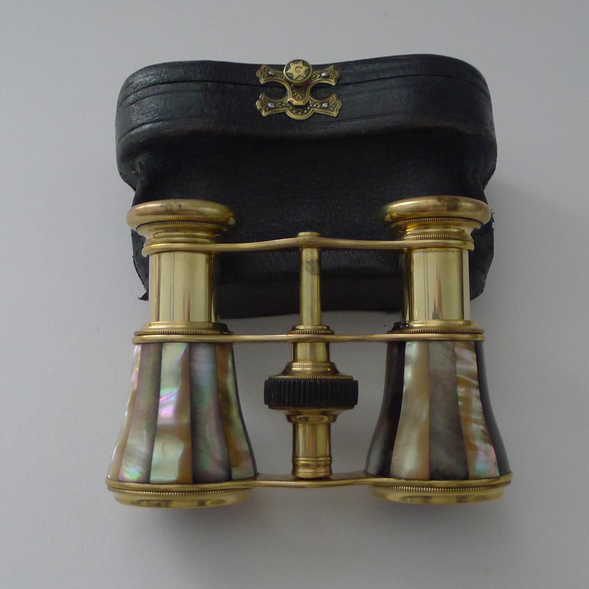 Paire de lunettes d'opéra françaises c.I.C. c.1910 Bon état - En vente à Bath, GB