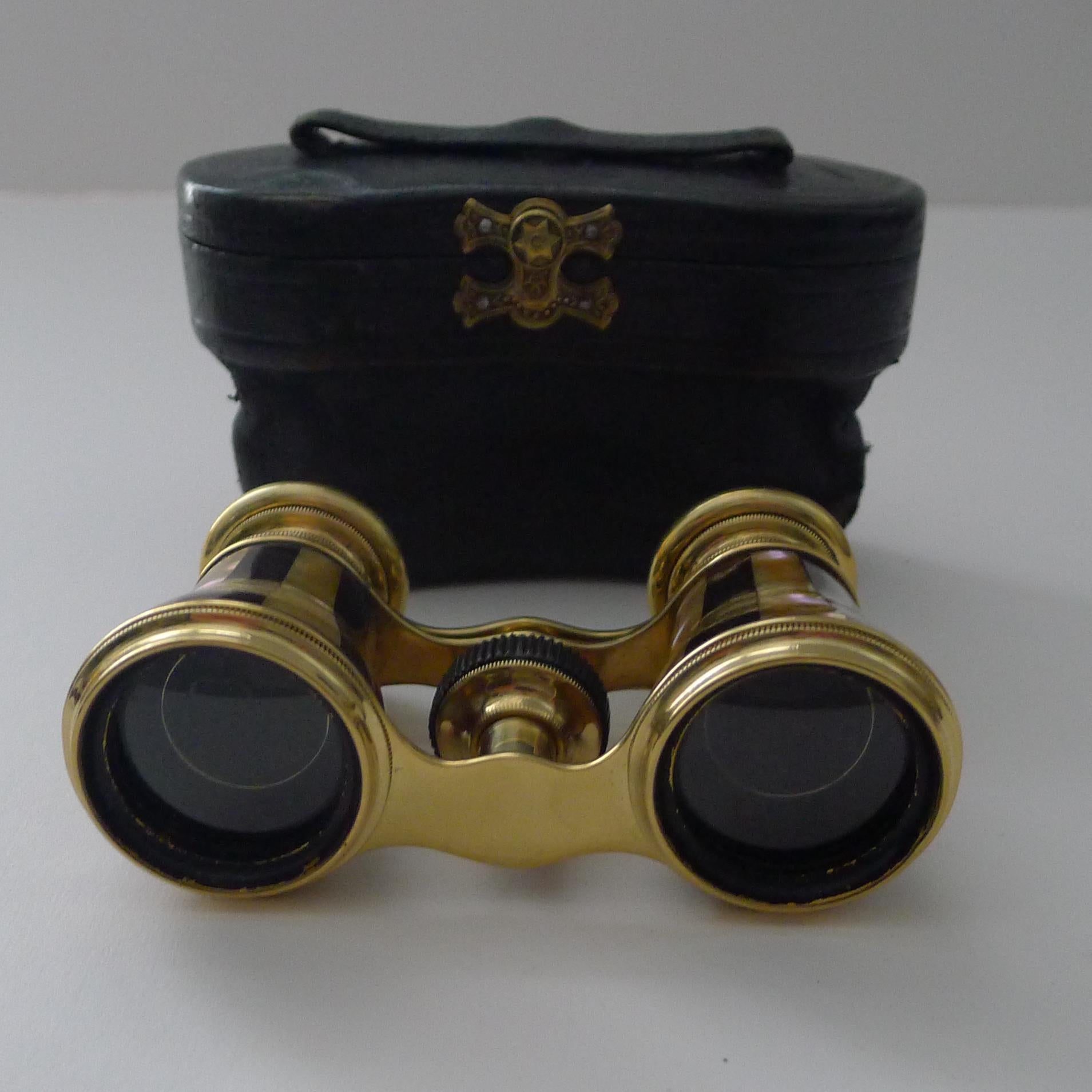 Paire de lunettes d'opéra françaises c.I.C. c.1910 en vente 2