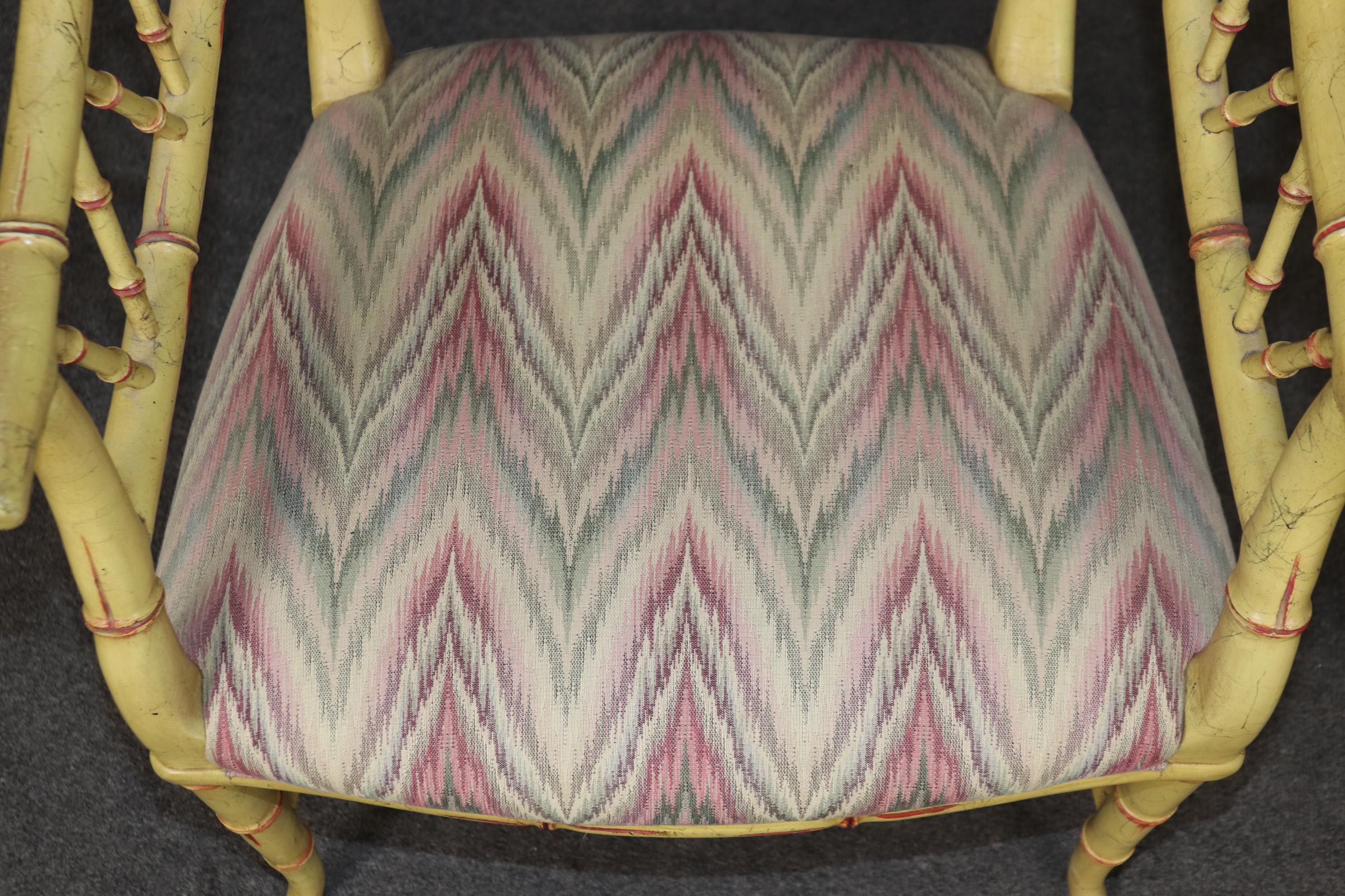 Paire de fauteuils Chippendale chinois en faux bambou peints en crème, vers 1960 en vente 4