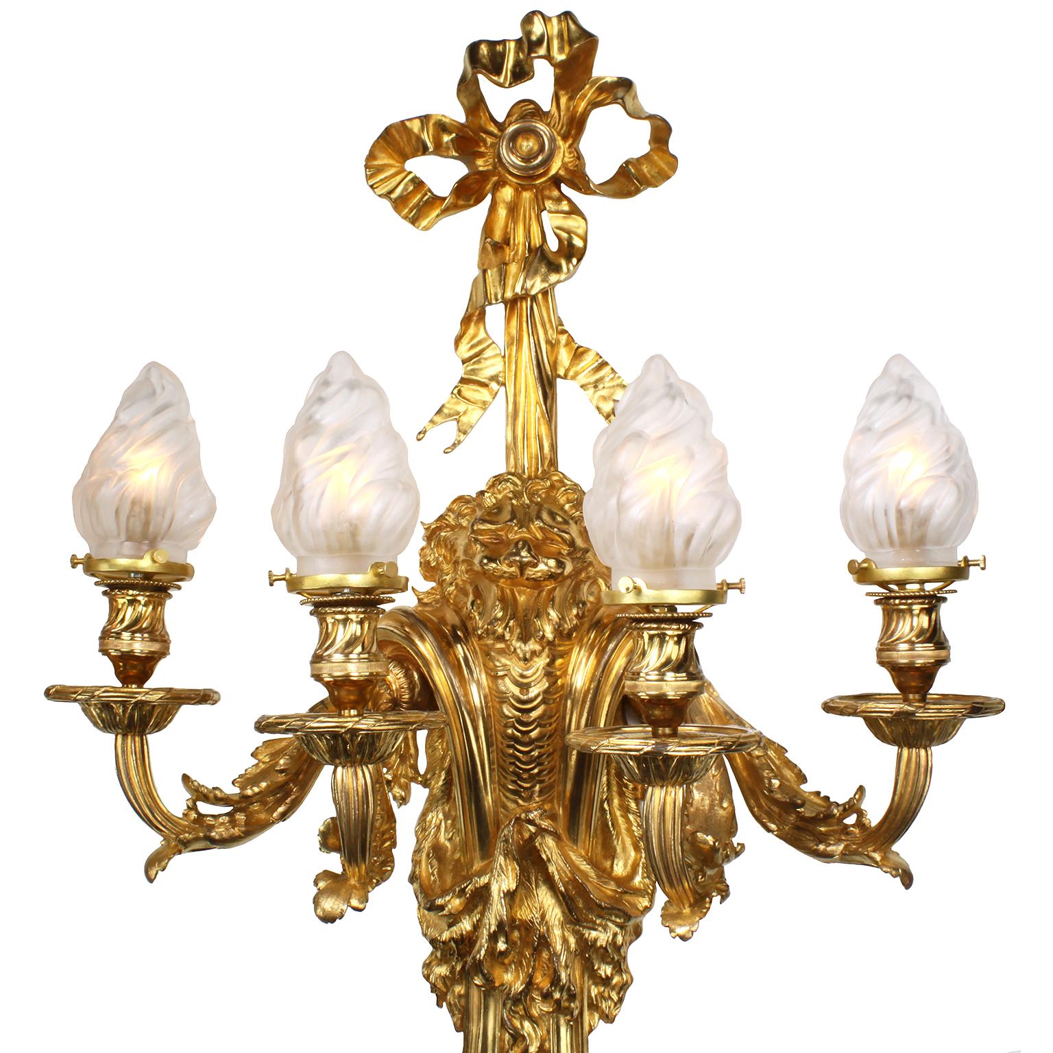 Fino Par de Apliques de Pared de Ormolu Estilo Regénce Franceses de los Siglos XIX/20 Dorado en venta