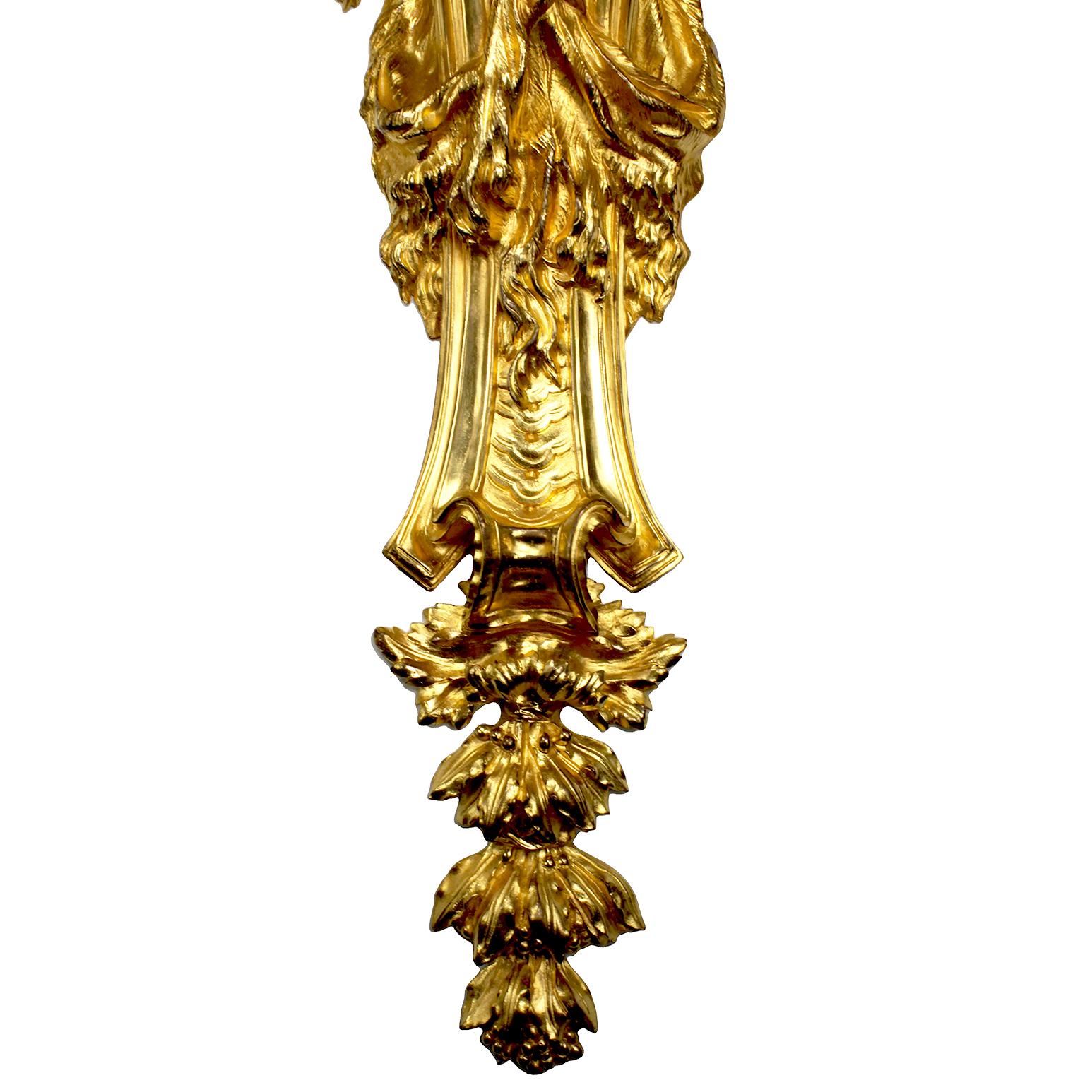 Bronze doré Paire d'appliques murales françaises de style lion en bronze doré du 19ème/20ème siècle en vente