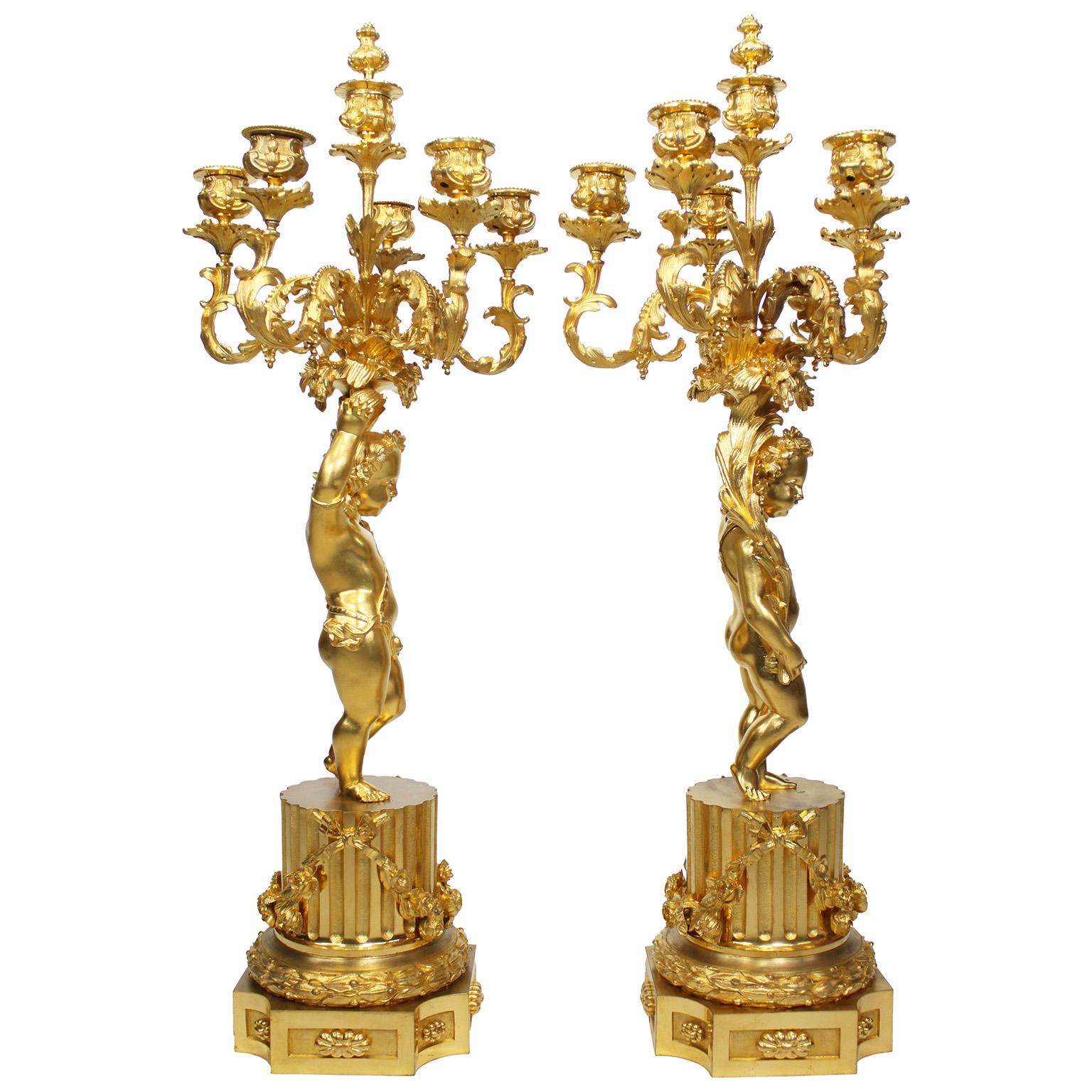 Feines Paar französischer 6-Licht-Putto-Kandelaber aus vergoldeter Bronze im Stil von Louis XV aus dem 19. im Zustand „Gut“ im Angebot in Los Angeles, CA