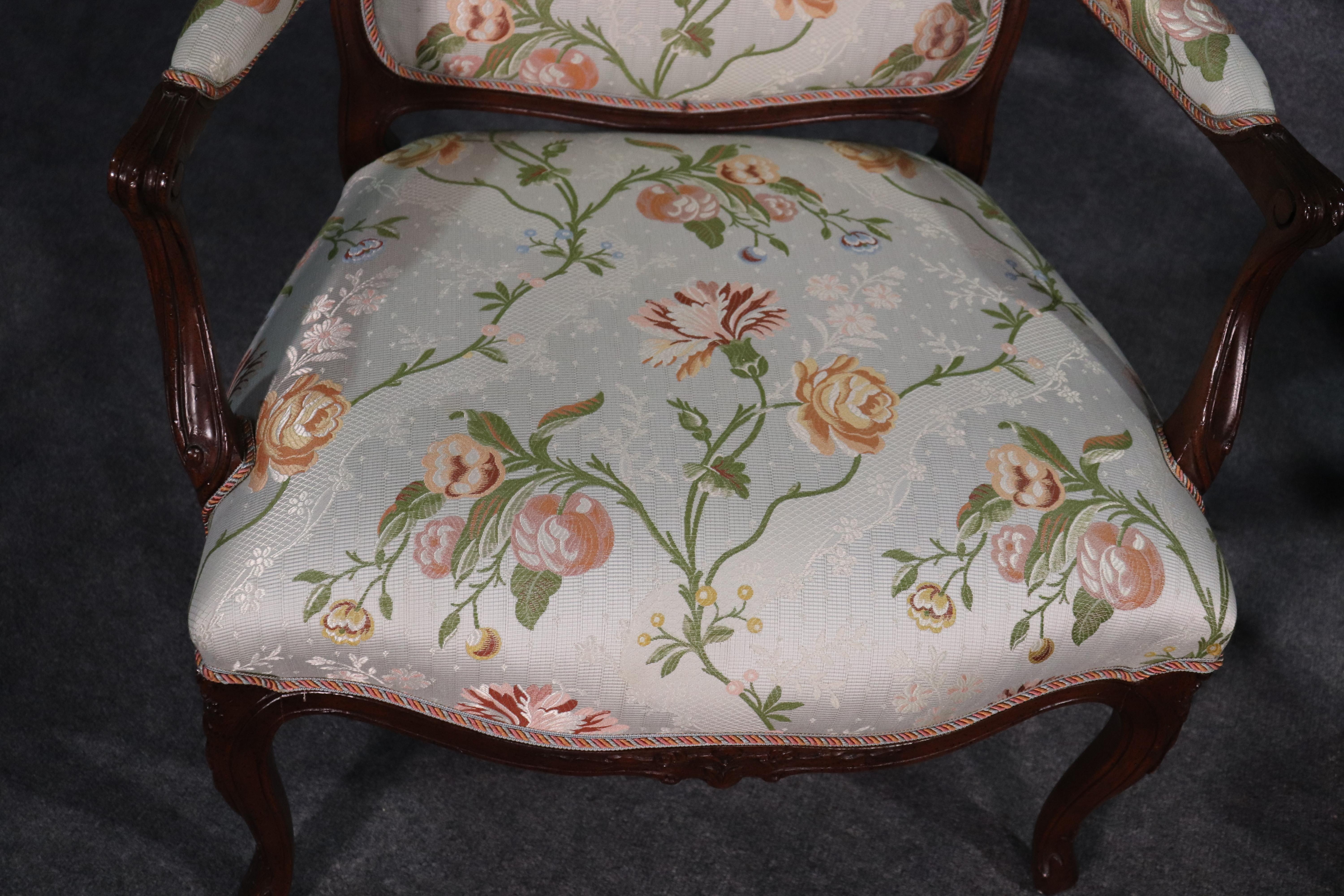 Fine Pair of French Louis XV Walnut Upholstered Open Bergère Open Armchairs For Sale 1