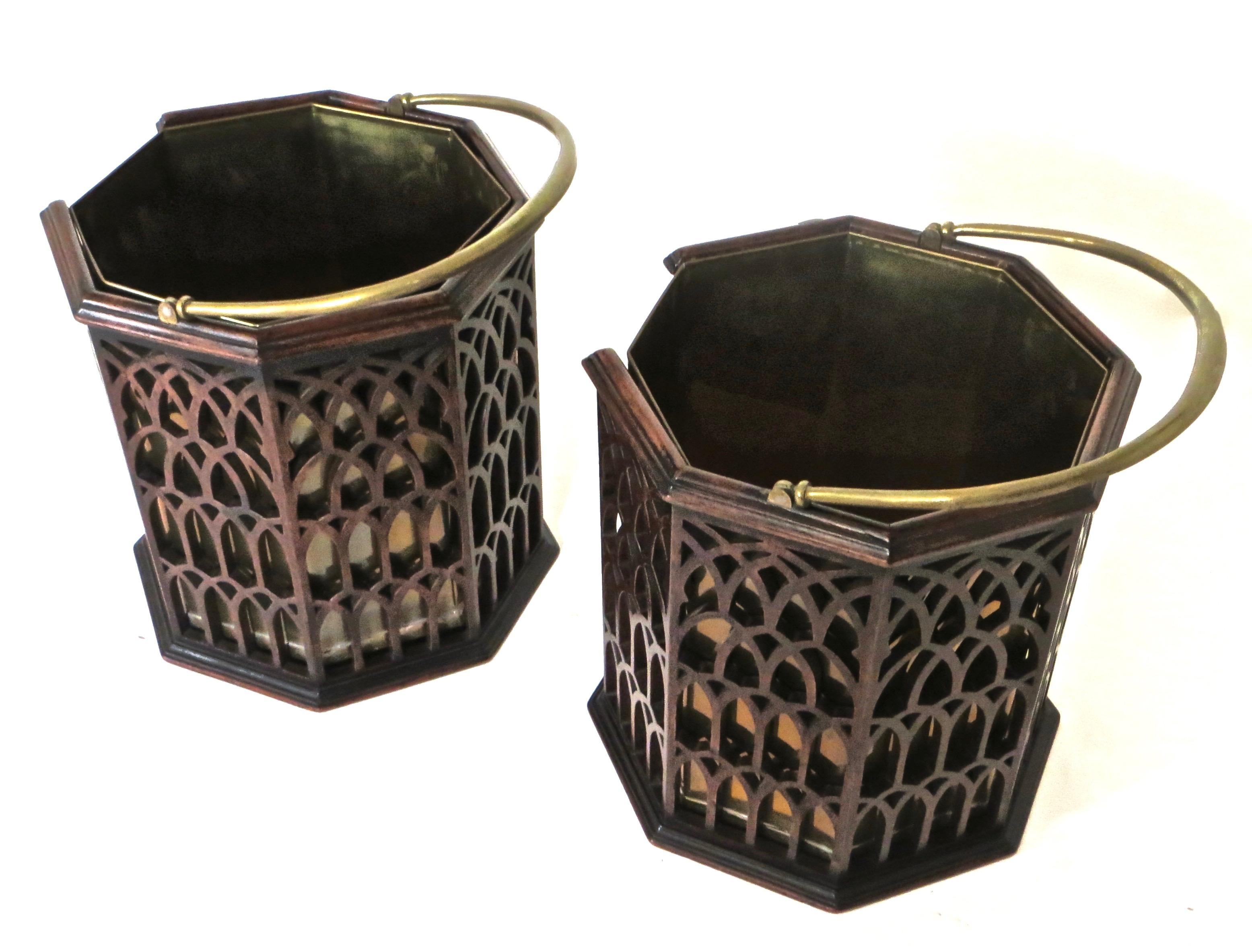 Hand-Carved Fine Pair of Georgian 18th Century Plate Buckets