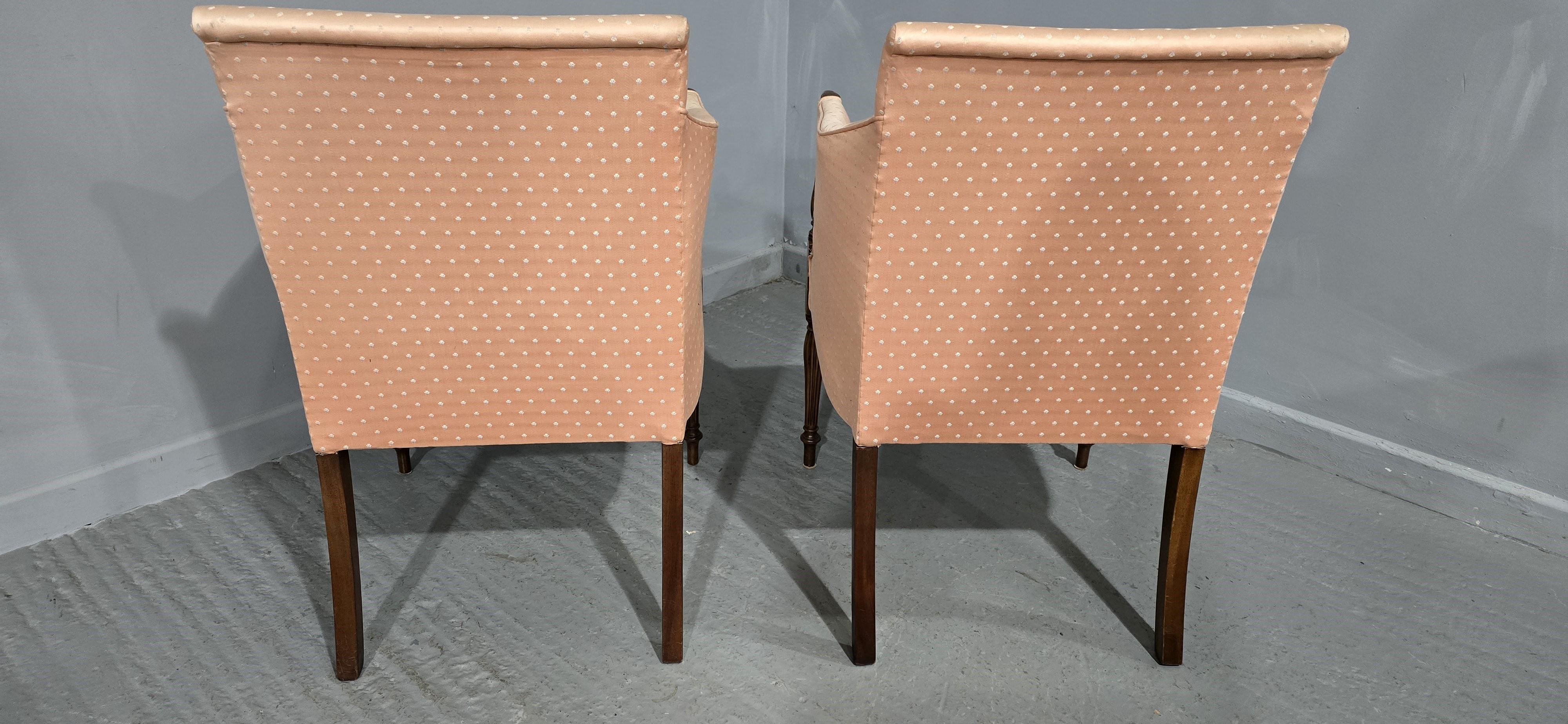 Fine Pair Mahogany Inlaid Armchairs in vendita 2