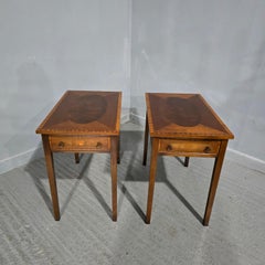 Paire de tables de lampe en acajou