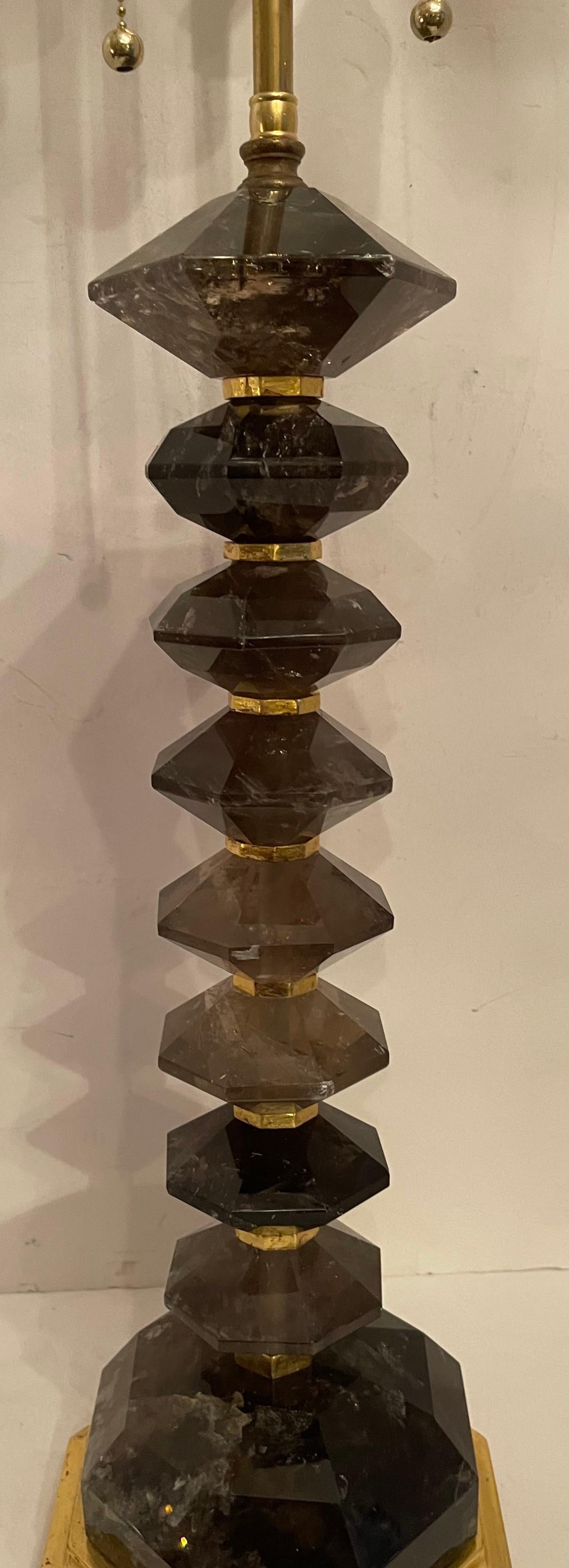 Paar Mid-Century Modern Bagues-Lampen, Tee, Bergkristall, Rauchquarz, vergoldet, Paar (Vergoldet) im Angebot