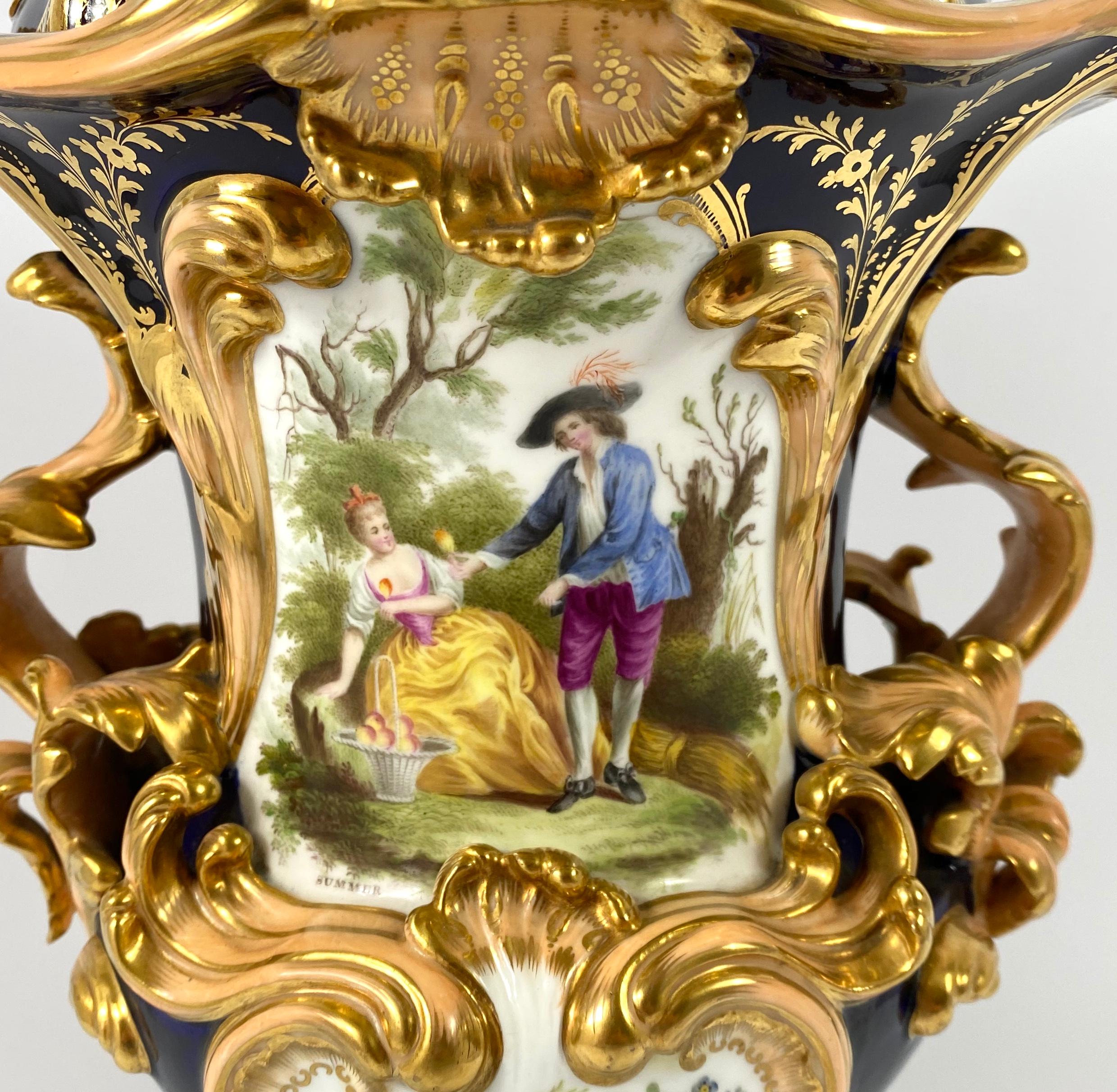 Paire de vases et couvercles en porcelaine de Minton, Quatre Saisons, vers 1830. 3