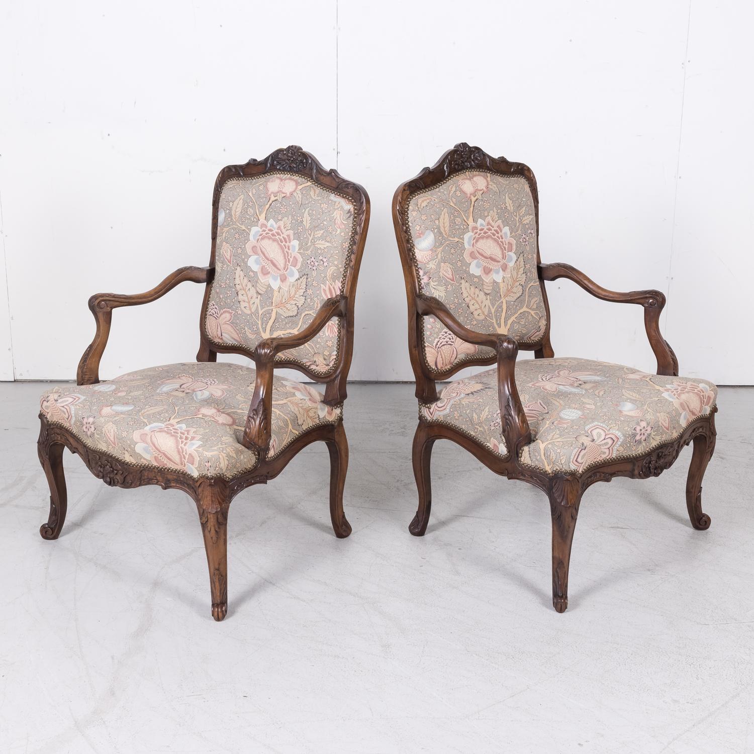 Fine Pair of 18th Century French Louis XV Period Carved Walnut Fauteuils In Good Condition For Sale In Birmingham, AL
