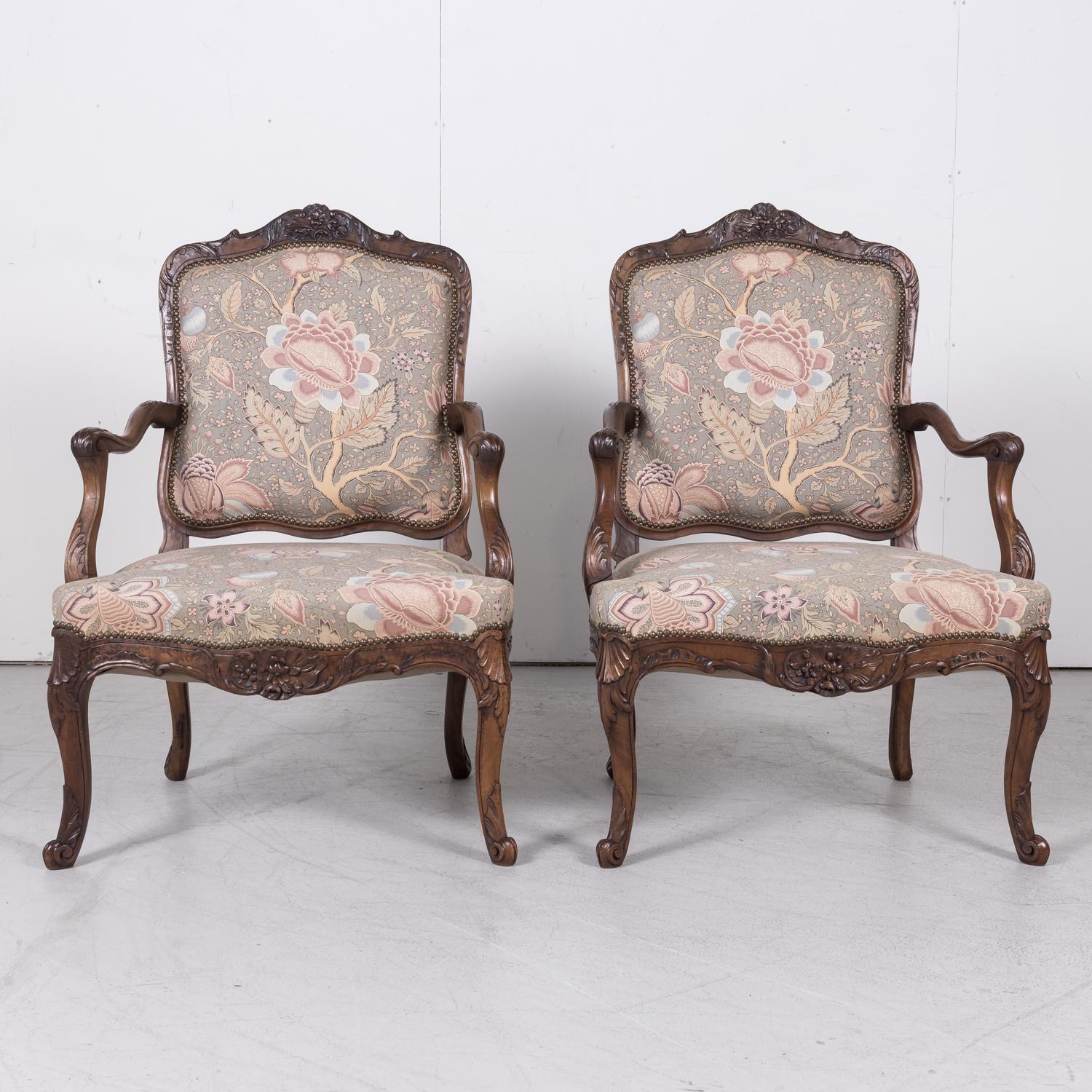 Mid-18th Century Fine Pair of 18th Century French Louis XV Period Carved Walnut Fauteuils For Sale
