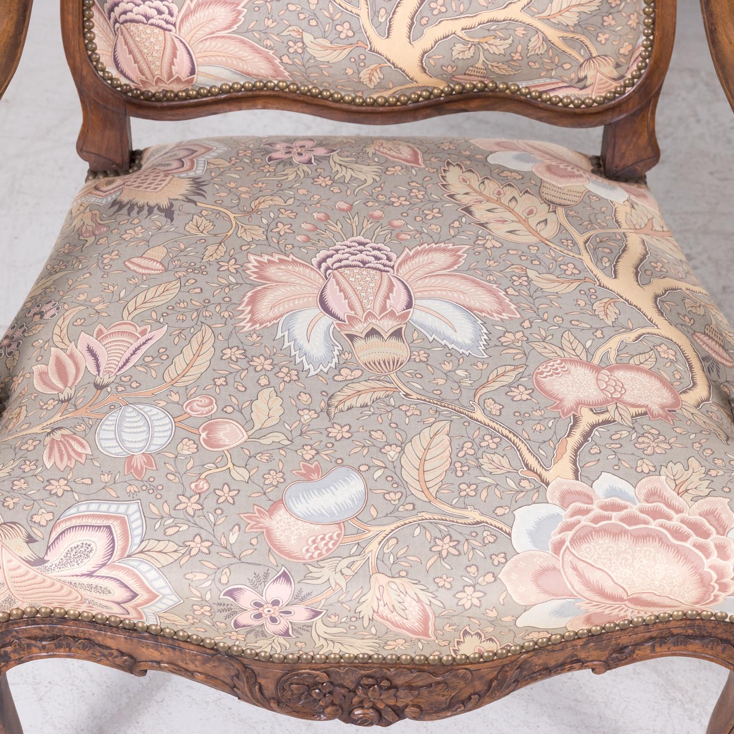 Fine Pair of 18th Century French Louis XV Period Carved Walnut Fauteuils For Sale 3