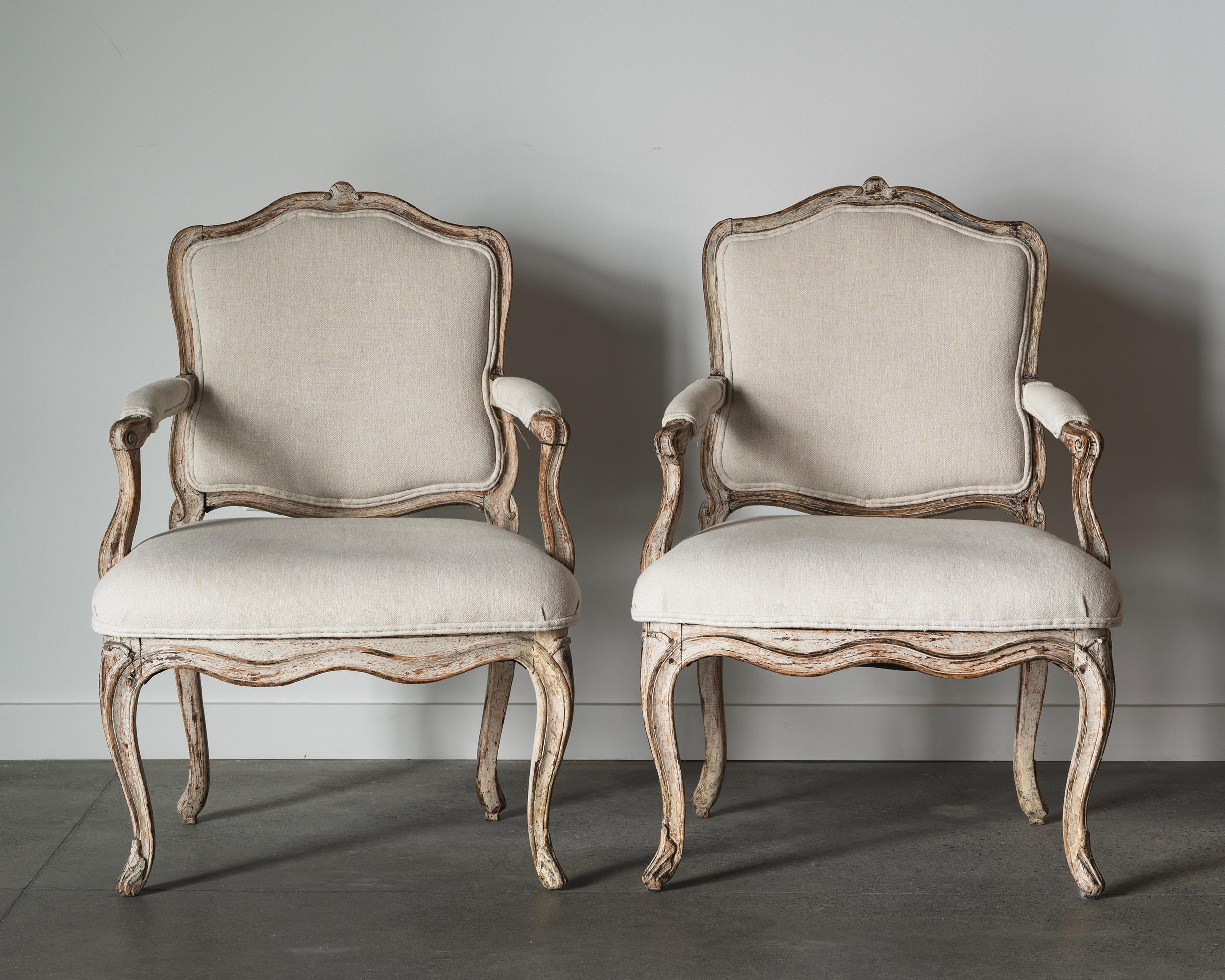 Fine Pair of 18th Century Swedish Rococo Armchairs In Good Condition For Sale In Mjöhult, SE