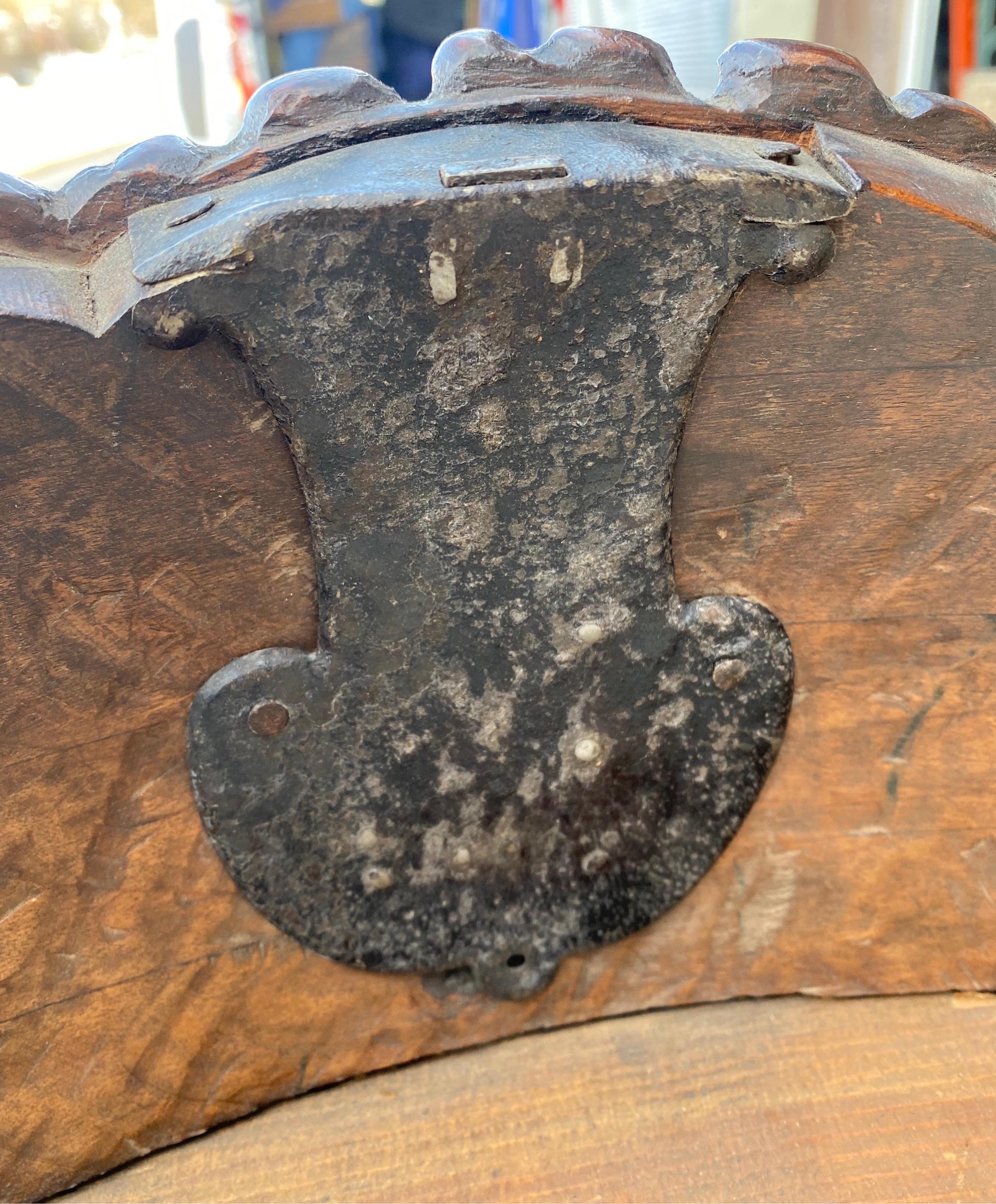 Paire de commodes de chevet bombées rococo vénitiennes du 18ème siècle en vente 3