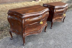 Fine Pair of 18th Century Venetian Rococo Bombe Bedside Chests of Drawers