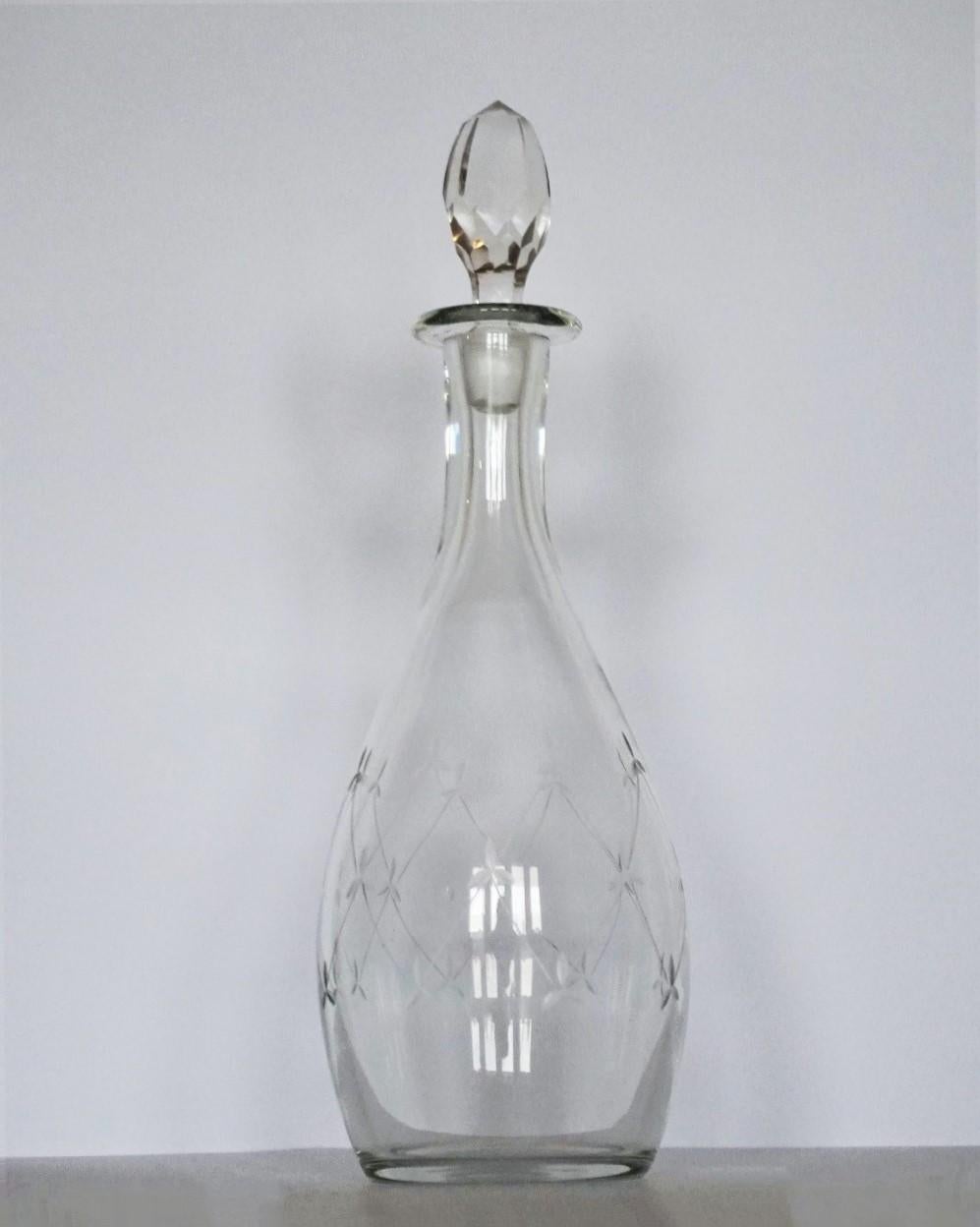 Fine Pair of Victorian Hand Blown Crystal Decanters, circa 1860-1870 1