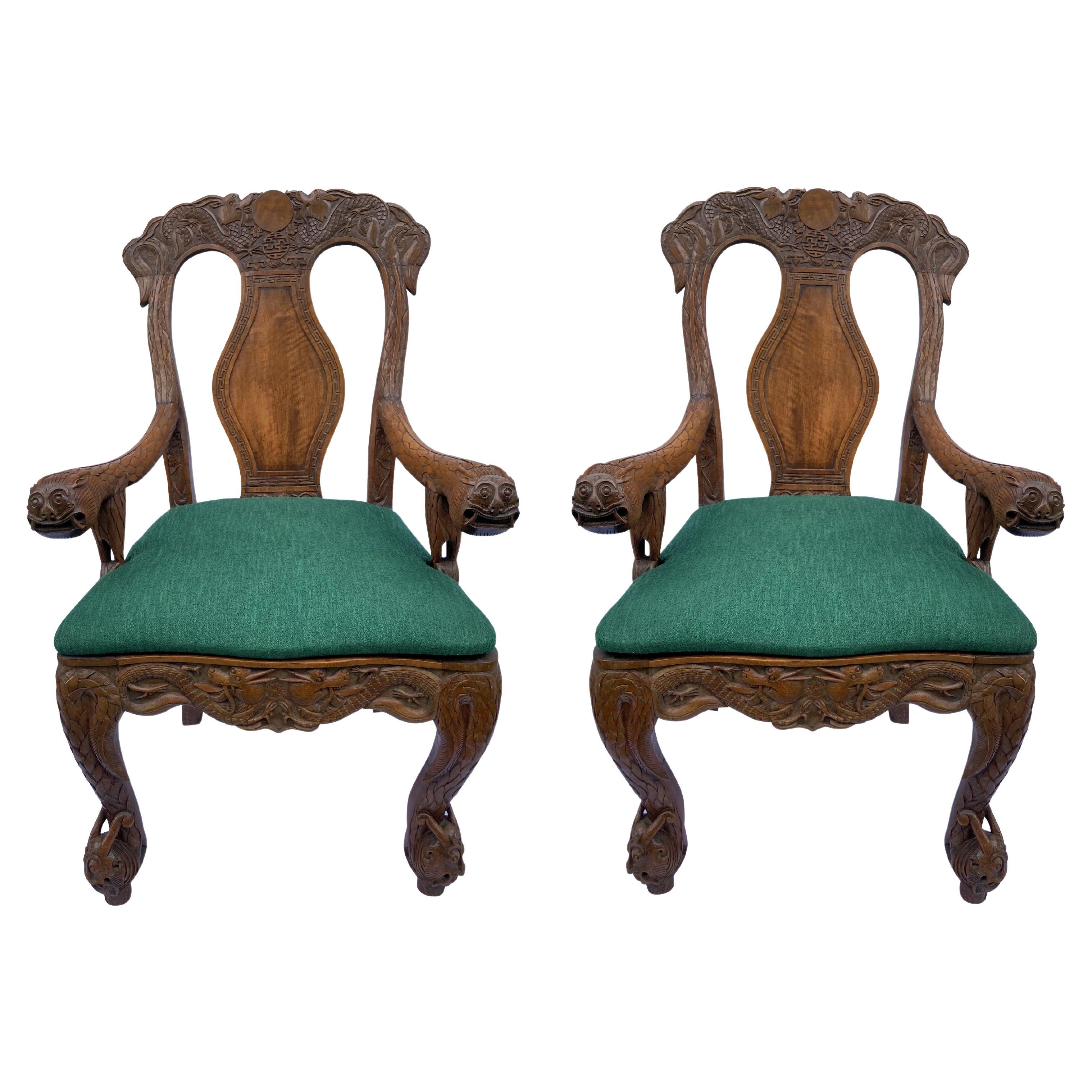 Raffinata coppia di poltrone cinesi del XIX secolo in teak