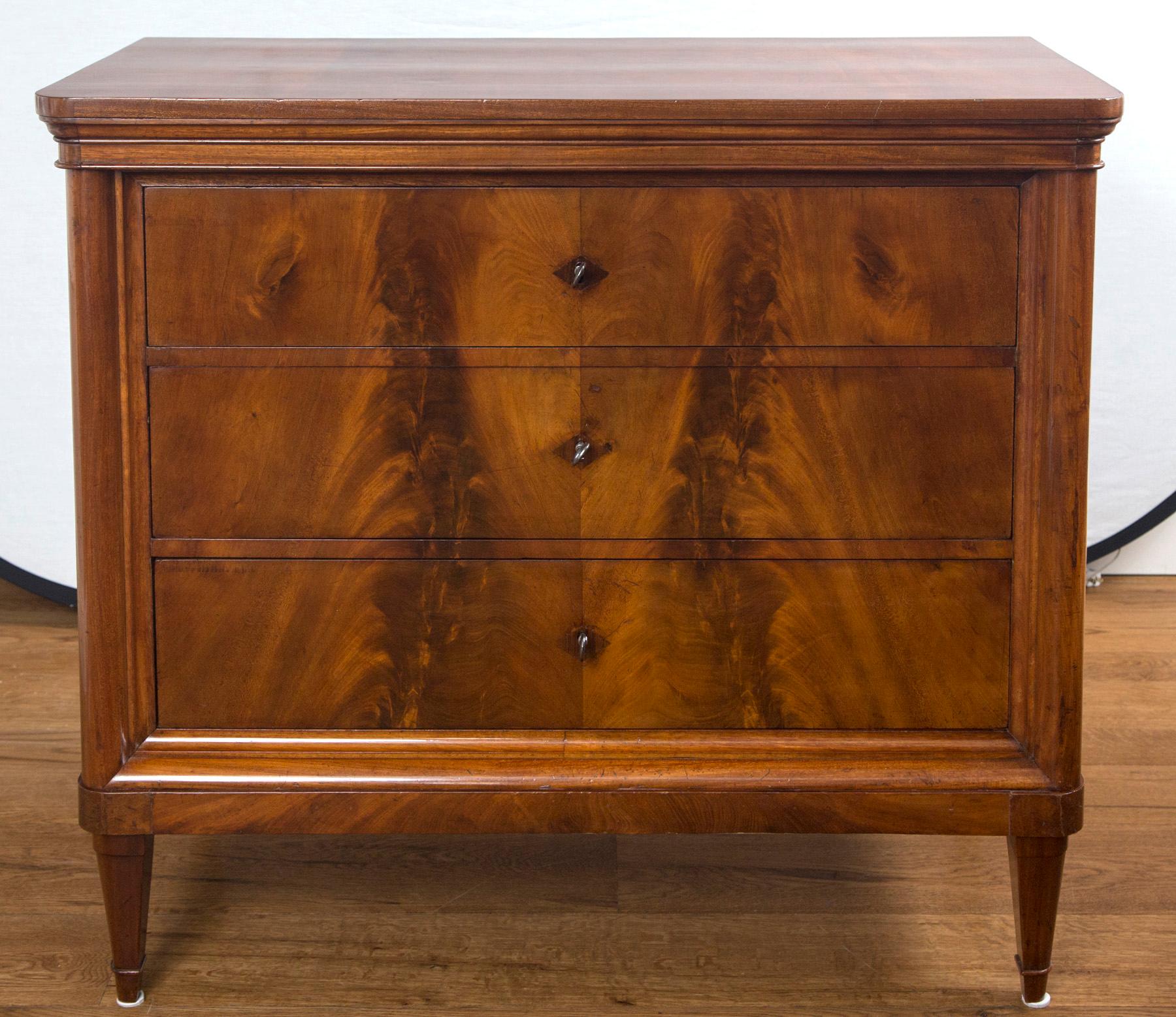 Fine Pair of 19th Century Continental Chest of Drawers (Biedermeier)