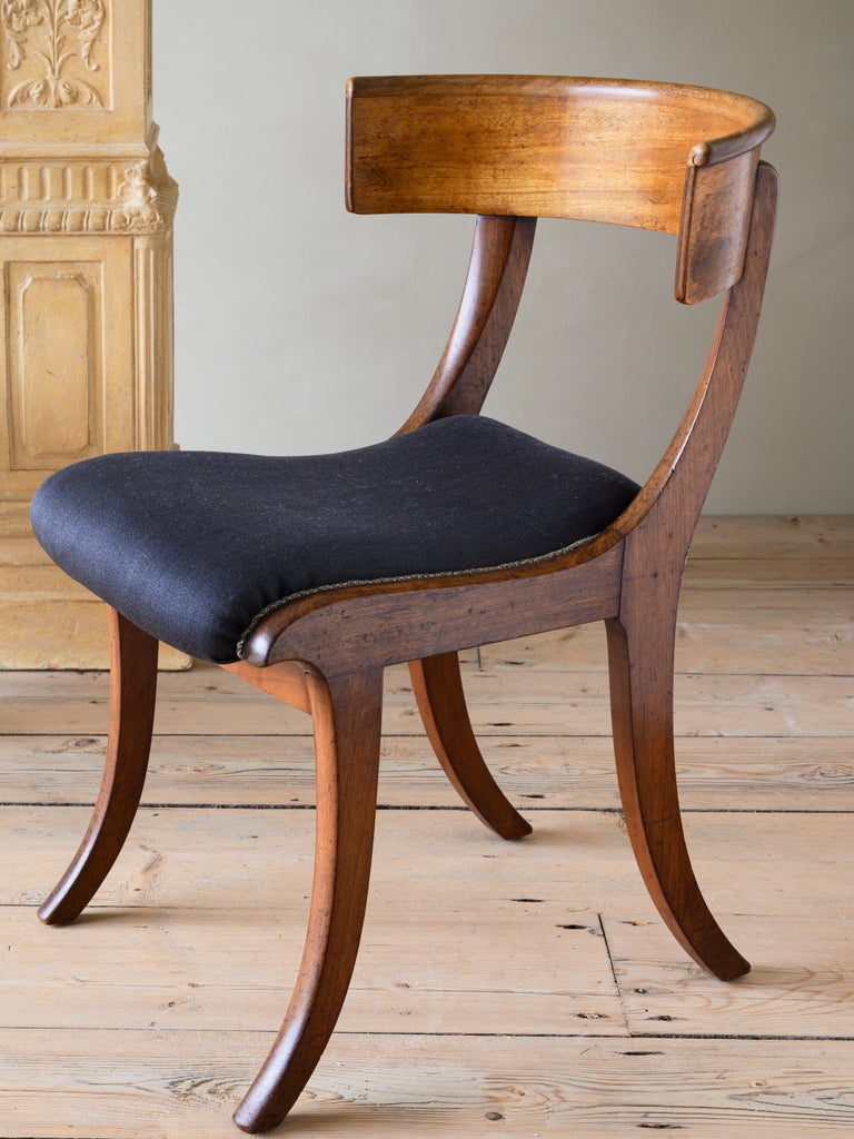 Danish Fine Pair of 19th Century Empire Klismos Chairs For Sale