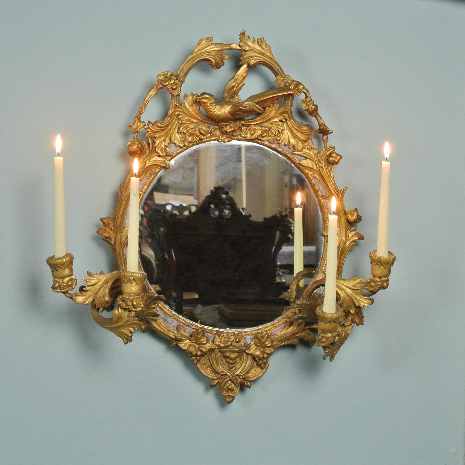 Feines Paar Girandole-Rundspiegel des 19. Jahrhunderts um 1840 (Vergoldetes Holz) im Angebot