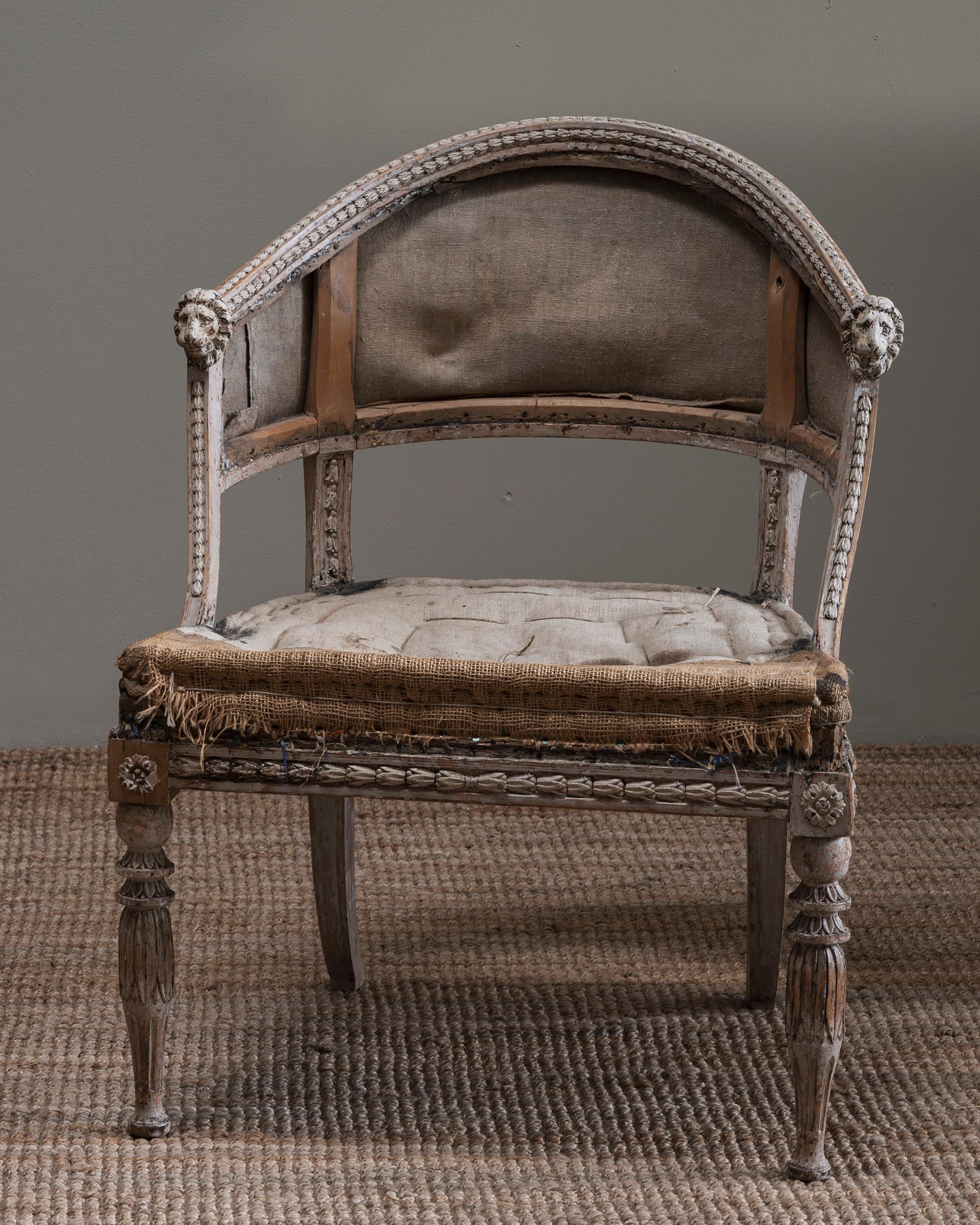 Fine Pair of 19th Century Gustavian Barrel Back Armchairs In Good Condition In Mjöhult, SE