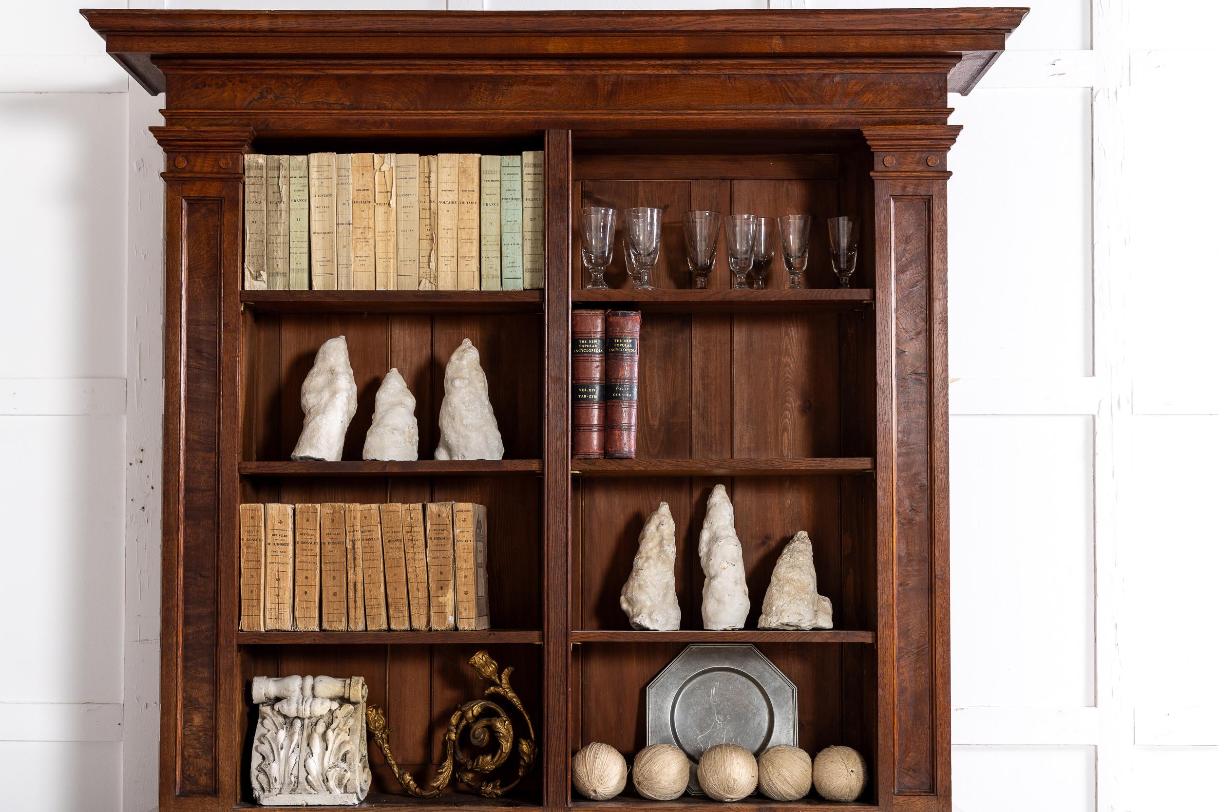 Feines Paar offener Bücherregale aus Pollard-Eiche aus dem 19. Jahrhundert im Angebot 1