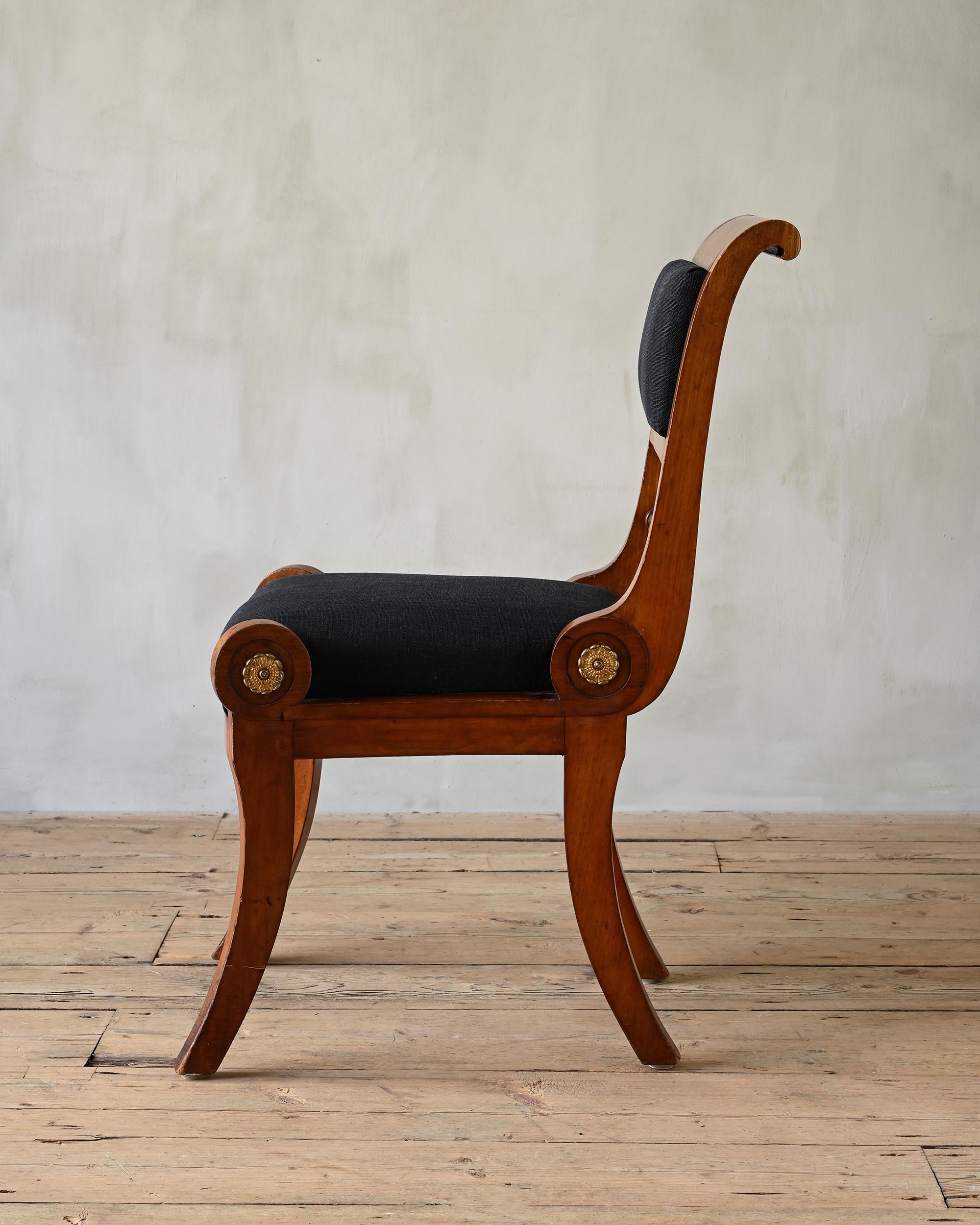 Paire de chaises de style Empire suédois du 19ème siècle en vente 4