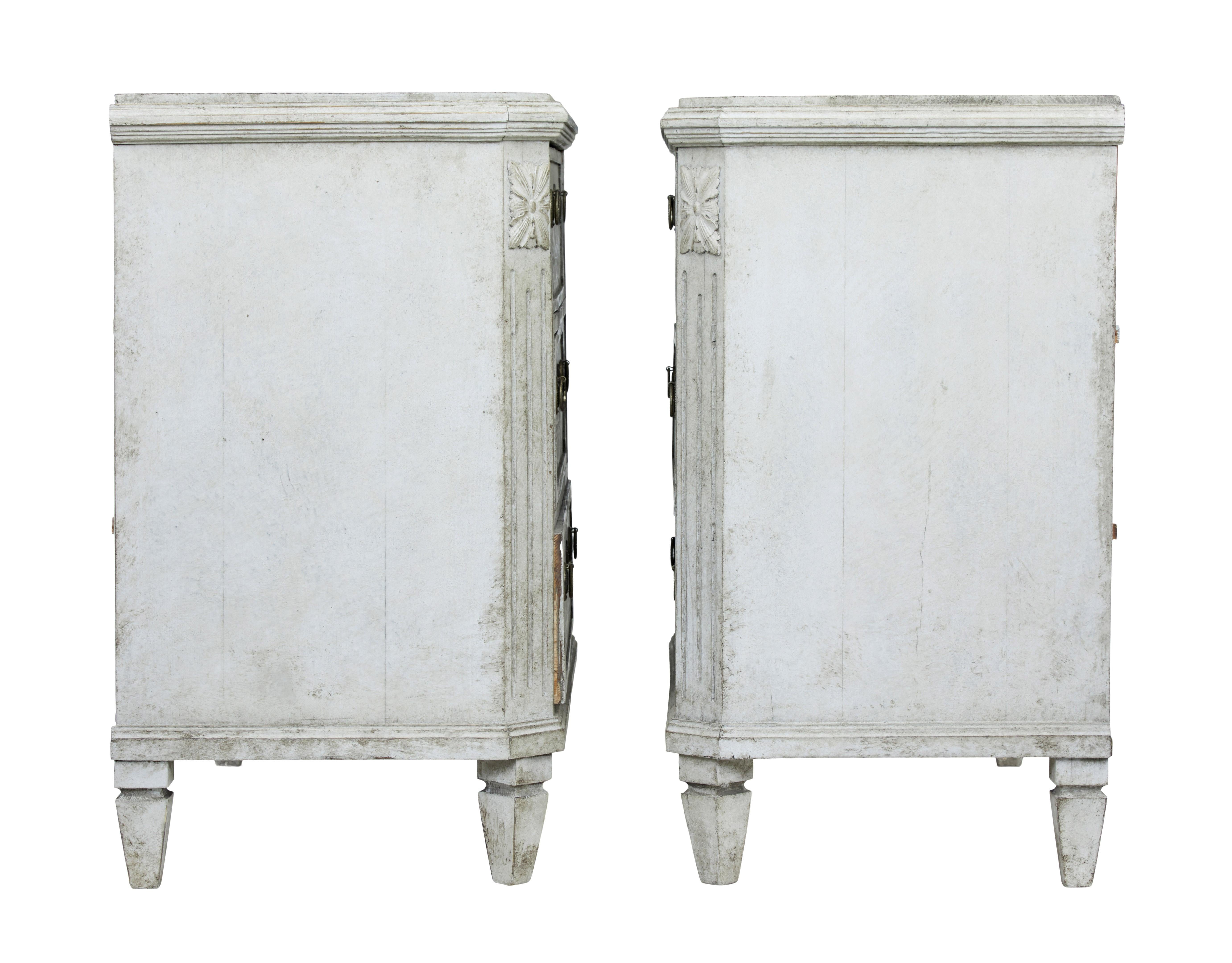 Fine Pair of 19th Century Swedish Painted Commodes In Good Condition In Debenham, Suffolk