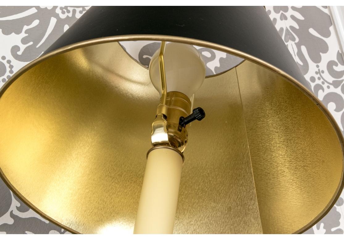 Laiton Paire de chandeliers anciens en laiton du 19ème siècle, montés comme lampes de bureau en vente