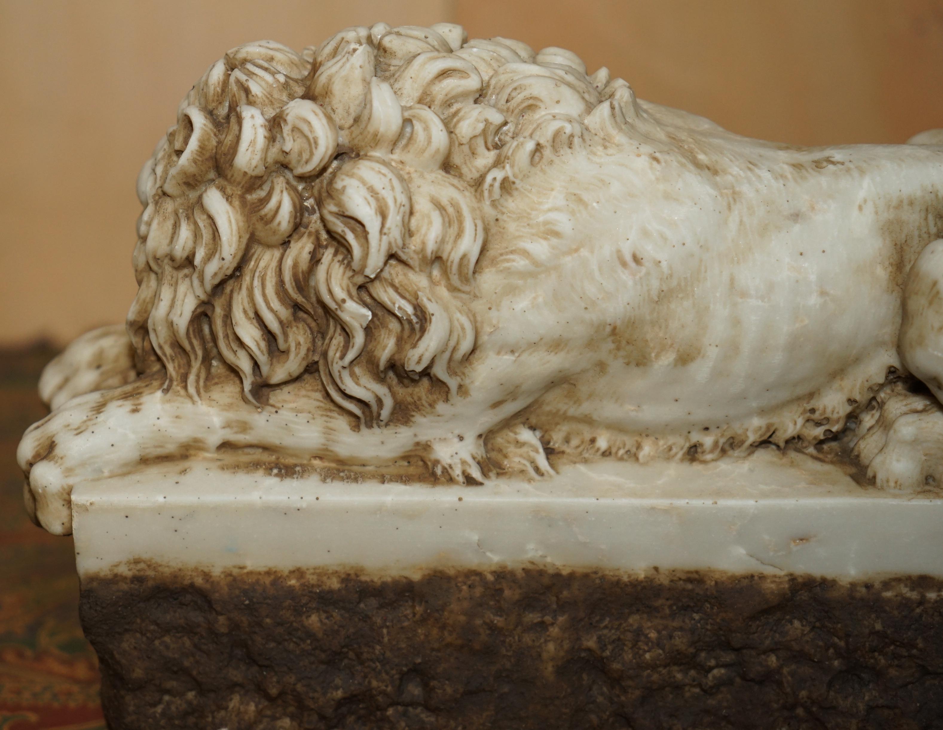 fino par de antiguos liones de alabastrina italianos del siglo xix de antonio canova en venta 5