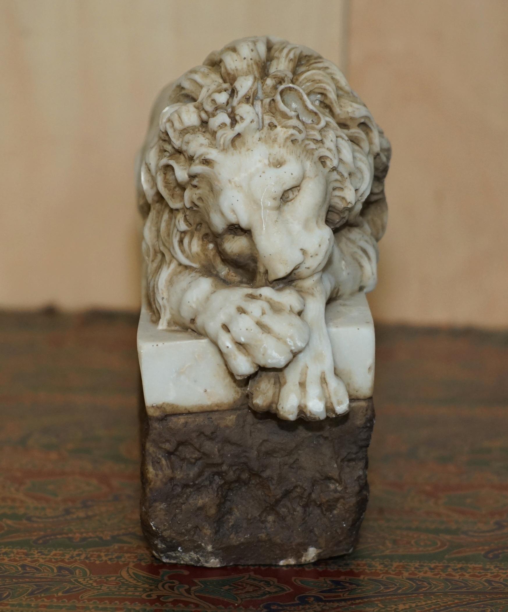 fino par de antiguos liones de alabastrina italianos del siglo xix de antonio canova en venta 11