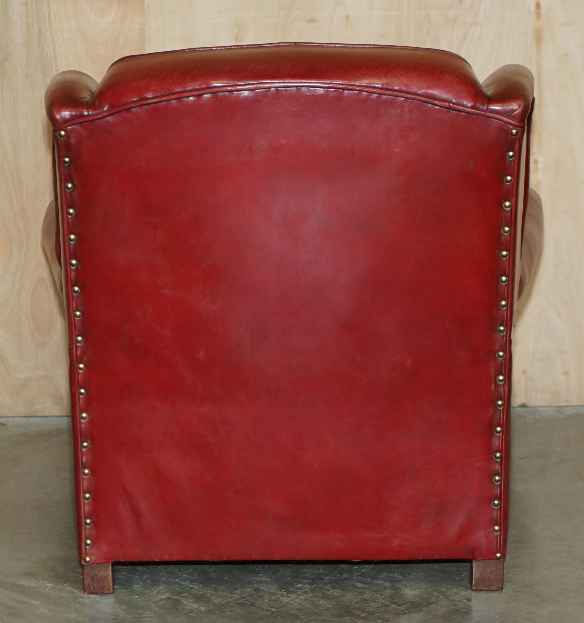 FINE PAIR OF ANTIQUE ART DECO 1920's BORDEAUX LEATHER DEEP WING CLUB ARMCHAIRS For Sale 2