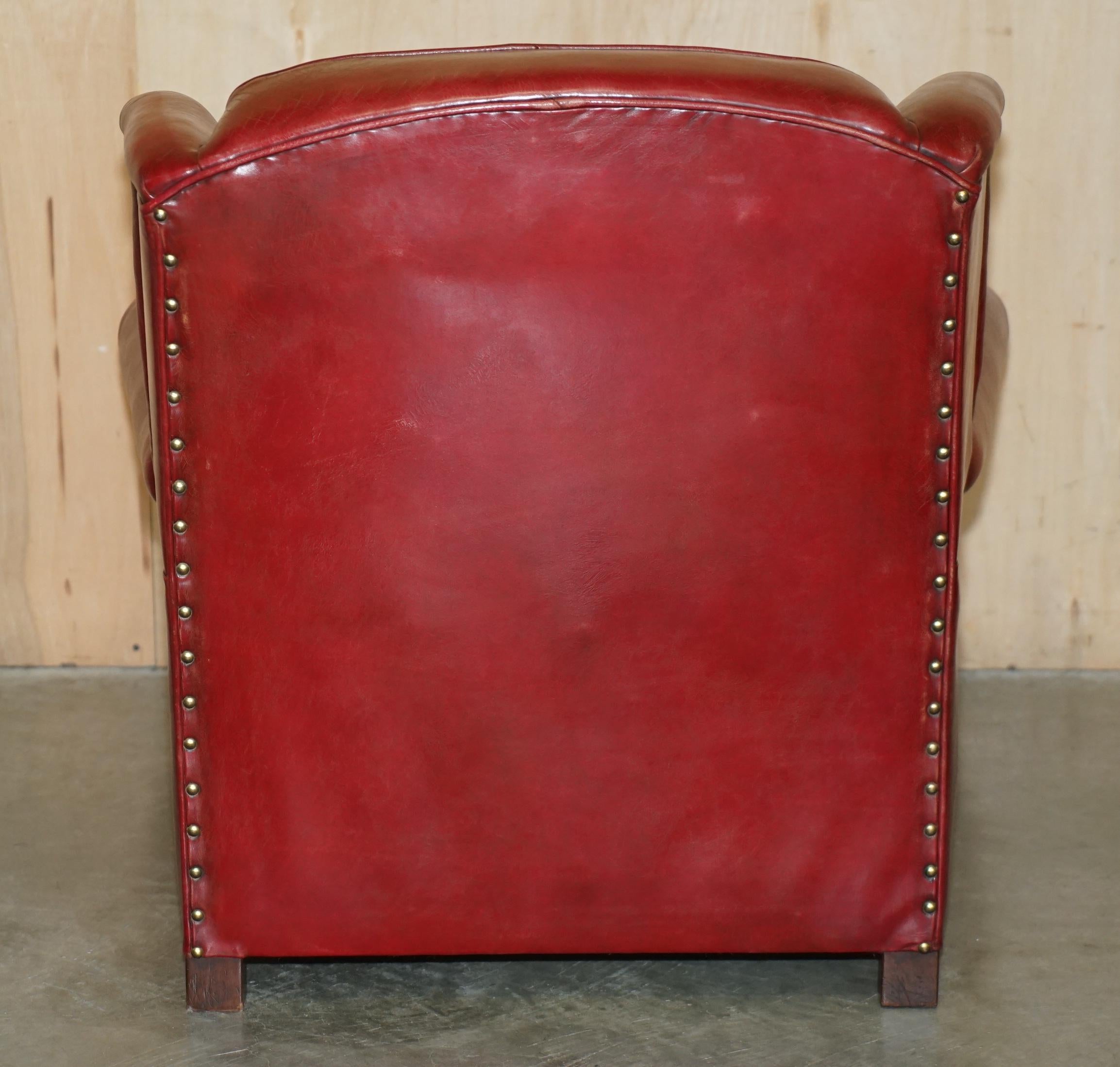 FINE PAIR OF ANTIQUE ART DECO 1920's BORDEAUX LEATHER DEEP WING CLUB ARMCHAIRS For Sale 11