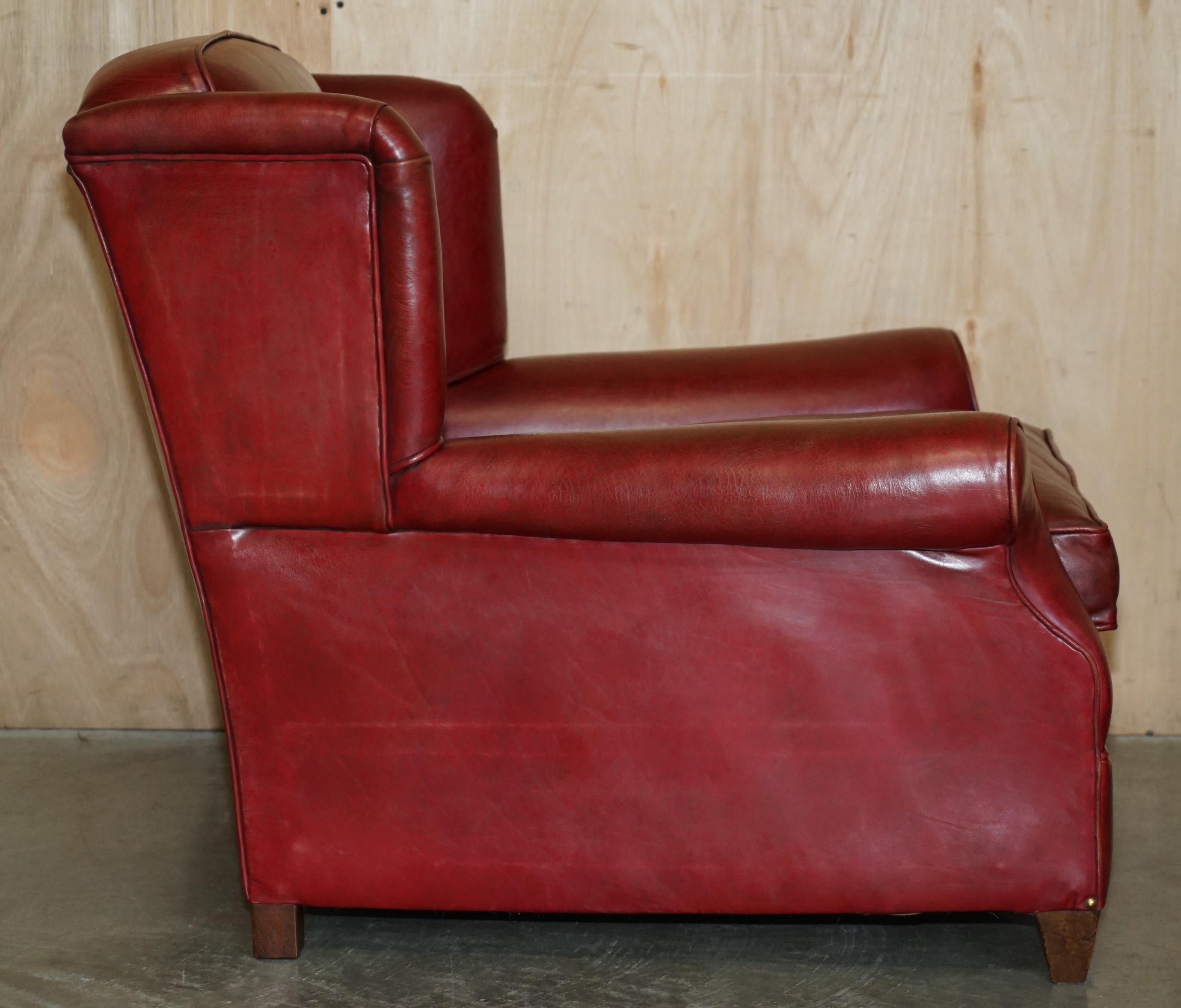 FINE PAIR OF ANTIQUE ART DECO 1920's BORDEAUX LEATHER DEEP WING CLUB ARMCHAIRS For Sale 1