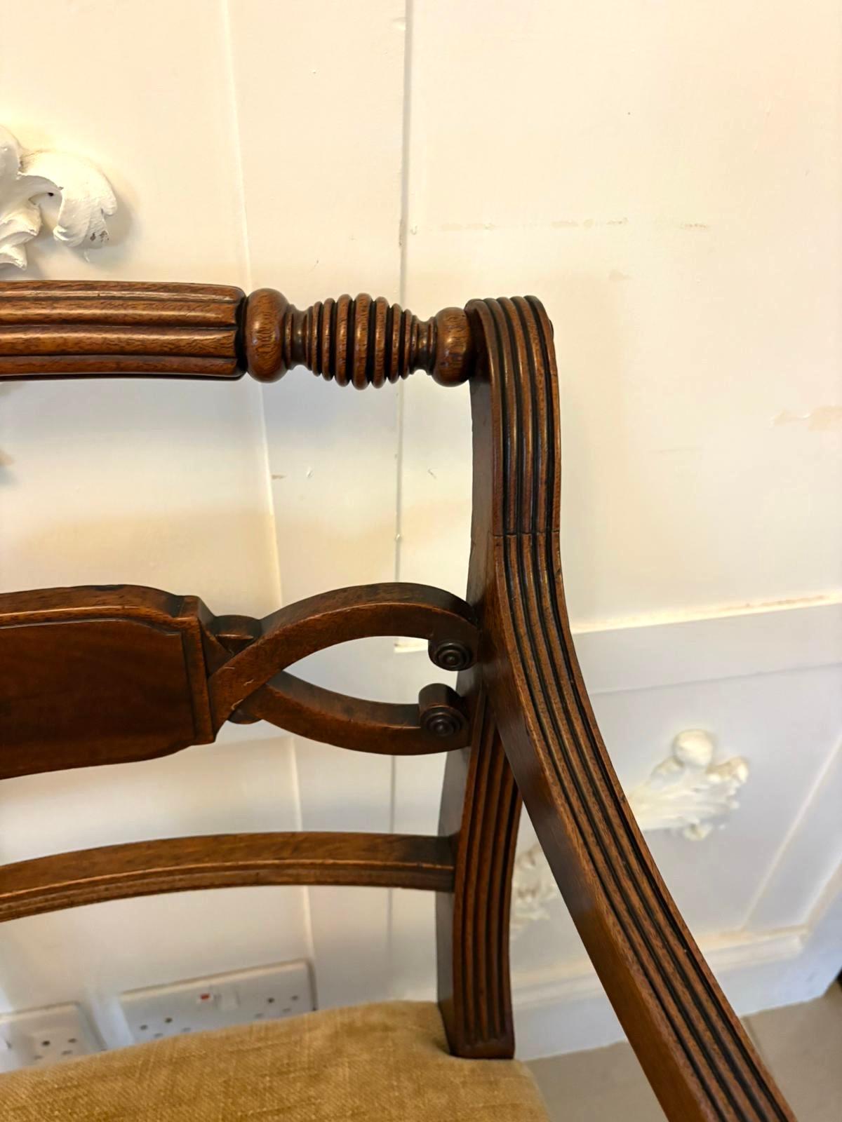 Paire de chaises de bureau/carver antiques en acajou de qualité George III en vente 4