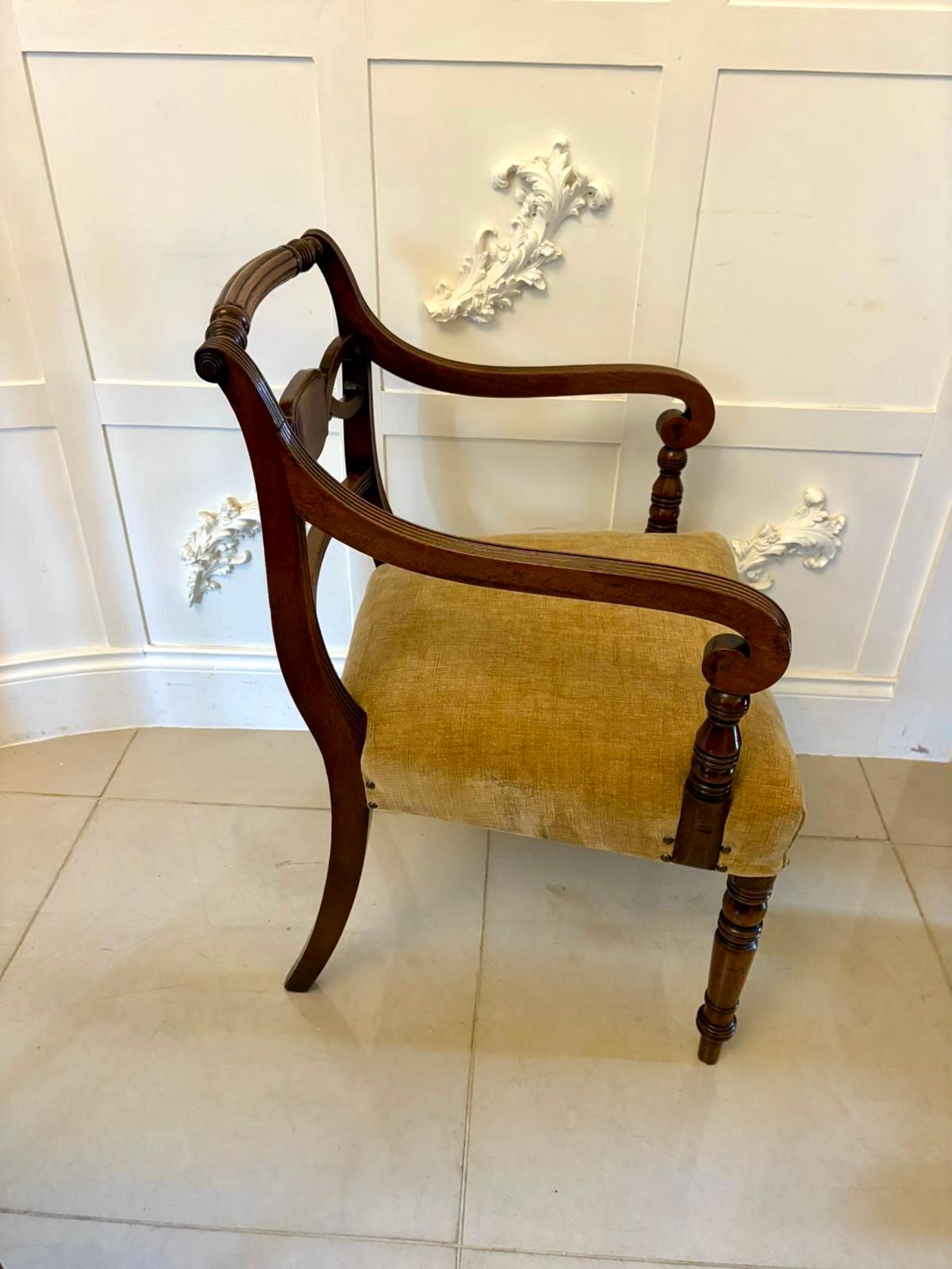 Paire de chaises de bureau/carver antiques en acajou de qualité George III en vente 5