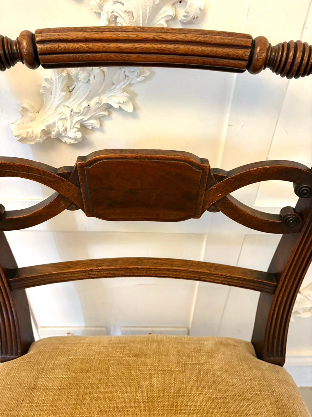 XIXe siècle Paire de chaises de bureau/carver antiques en acajou de qualité George III en vente