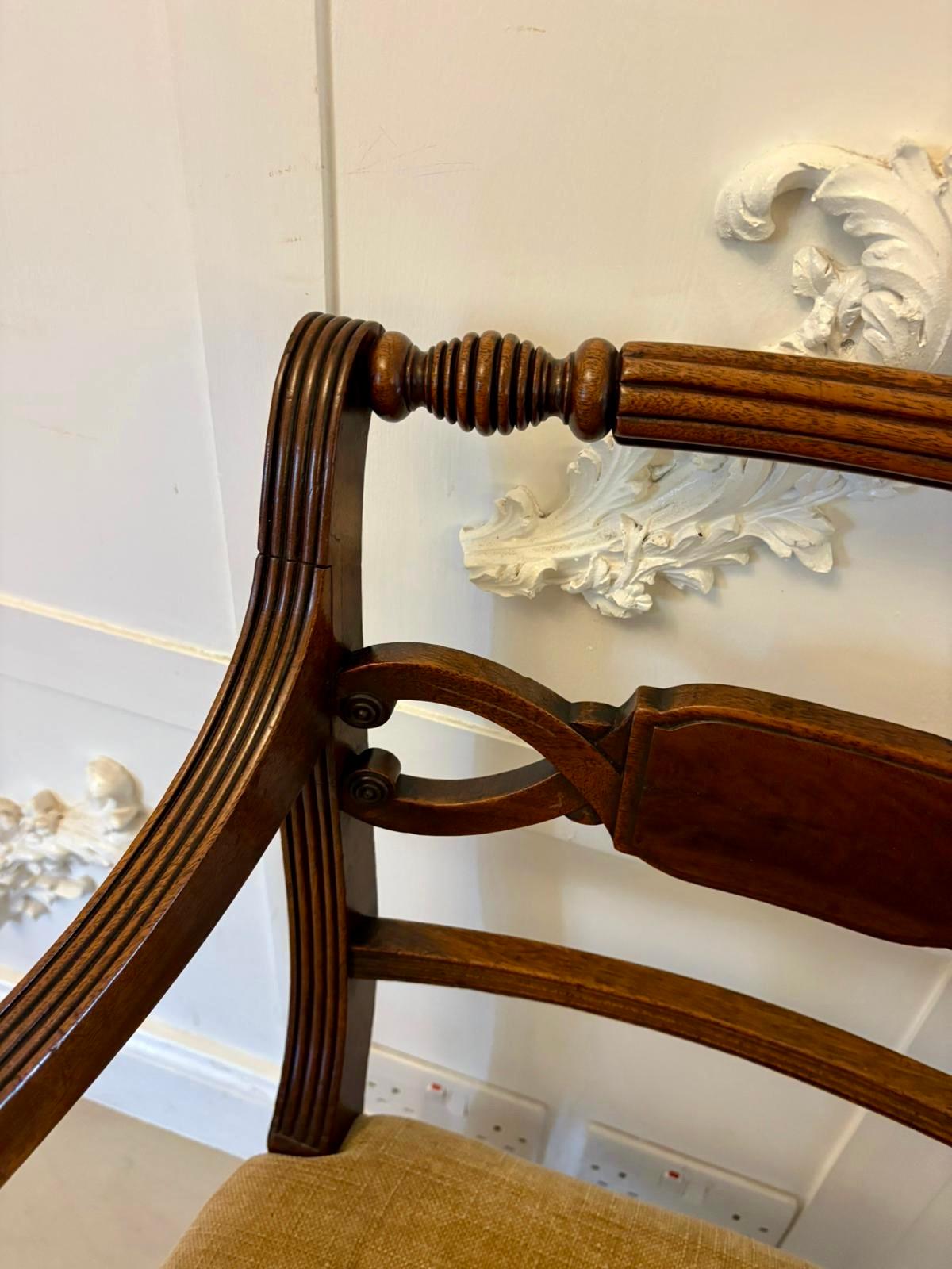Paire de chaises de bureau/carver antiques en acajou de qualité George III en vente 3