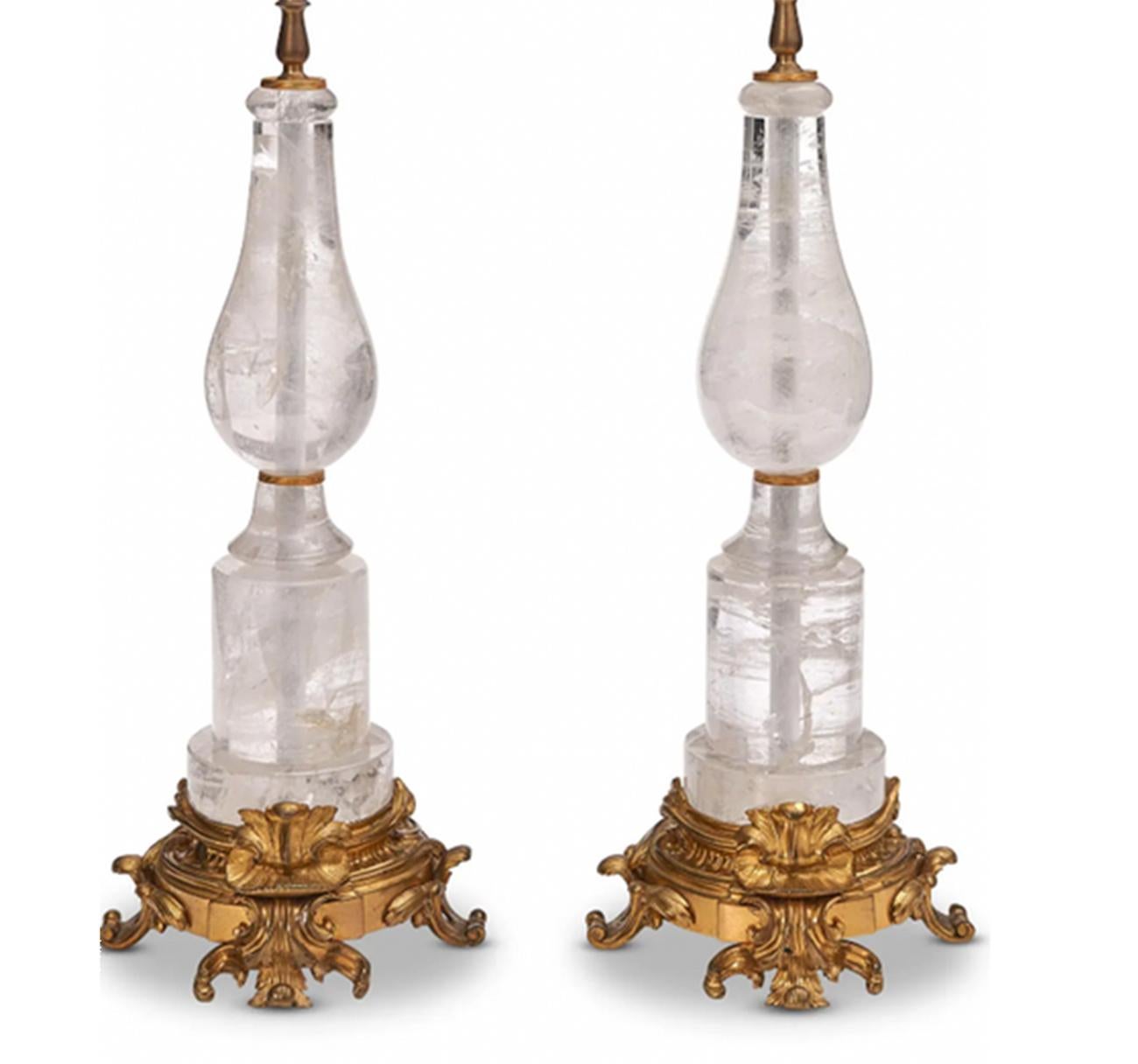 Paar antike Lampen aus vergoldeter Bronze und Bergkristall im Zustand „Gut“ im Angebot in New York, NY
