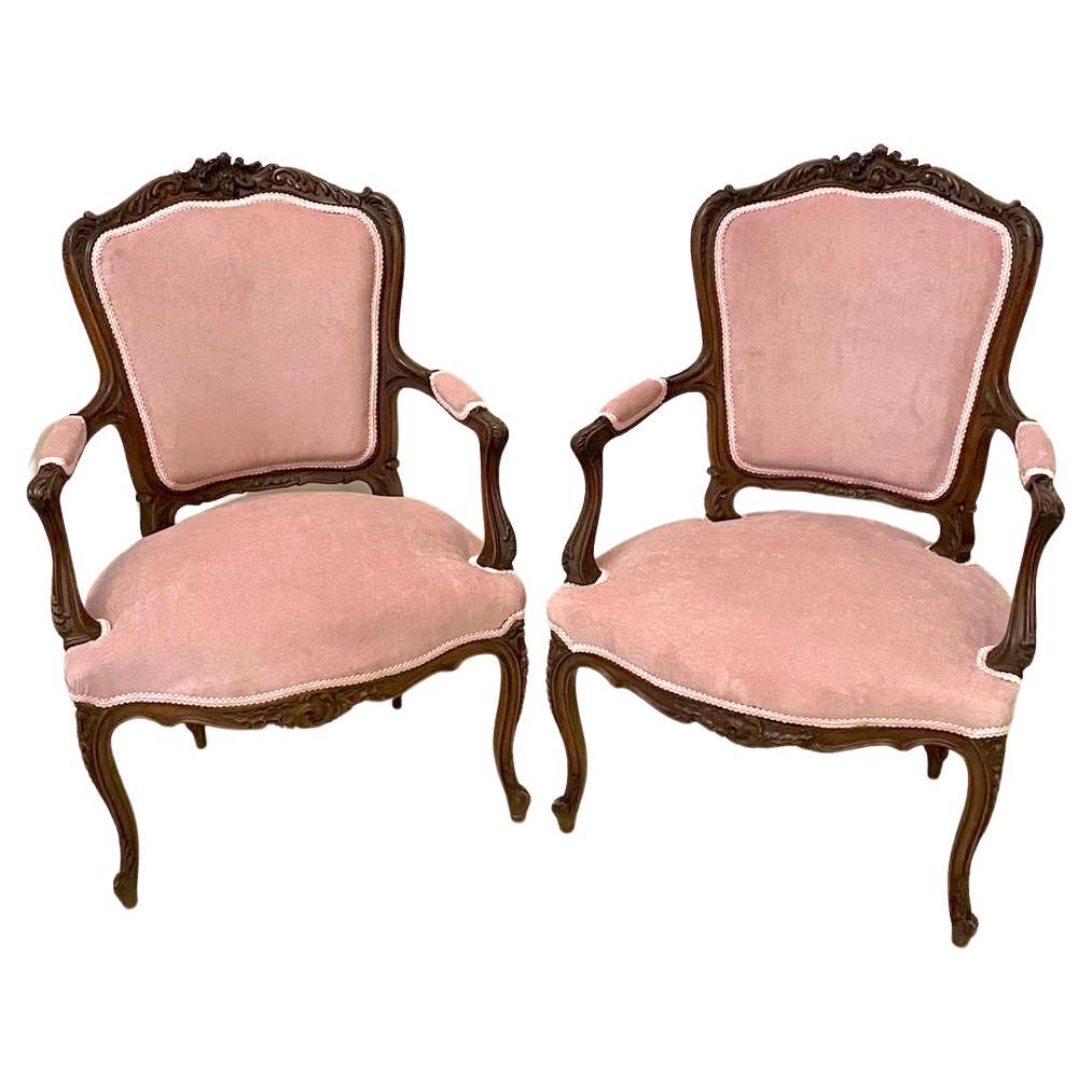 Fine Pair of Antique Louis XV French Quality Carved Walnut Armchairs