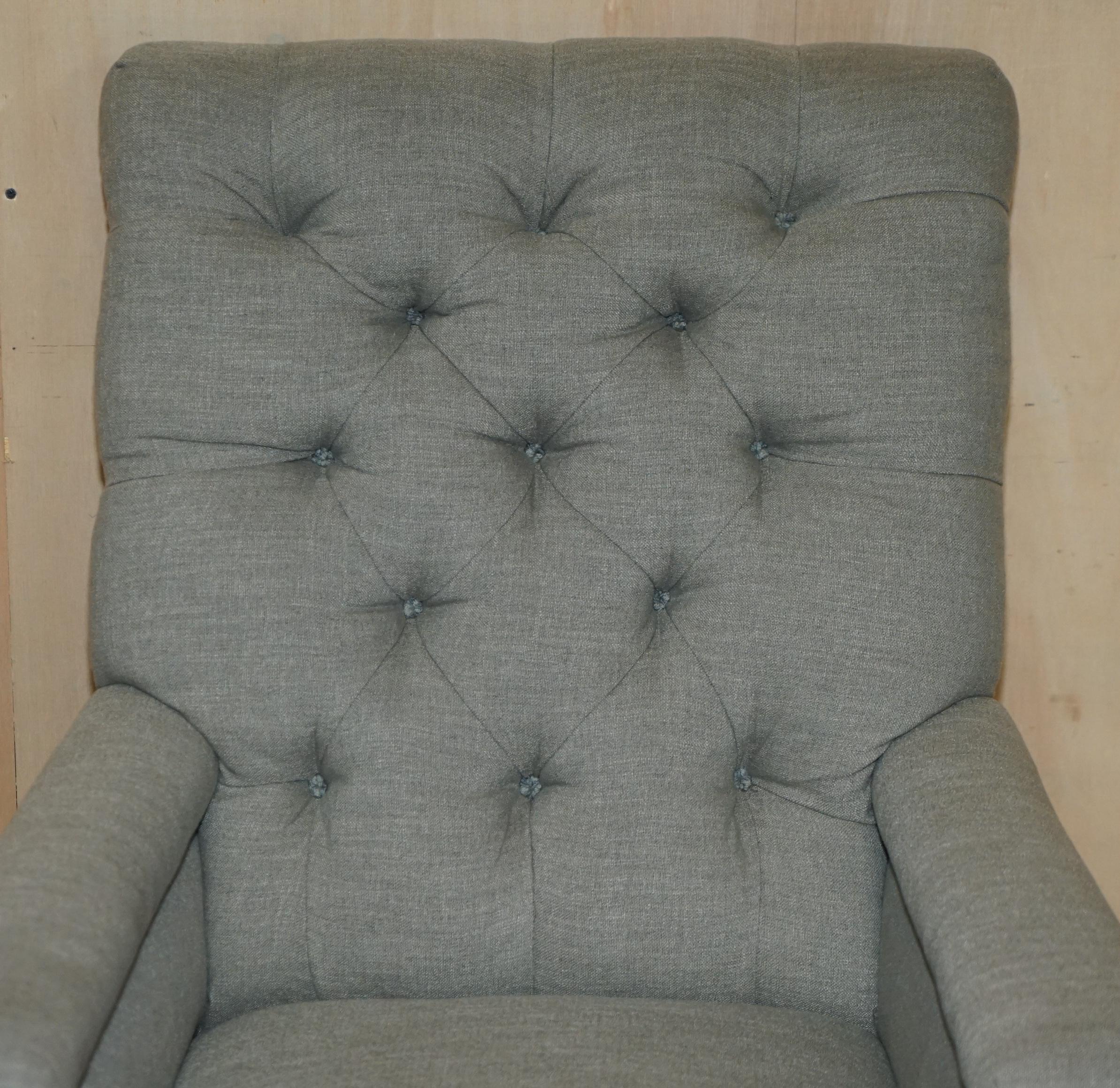 Paire de fauteuils anciens originaux William Morris & Co, estampillés Édimbourg en vente 5