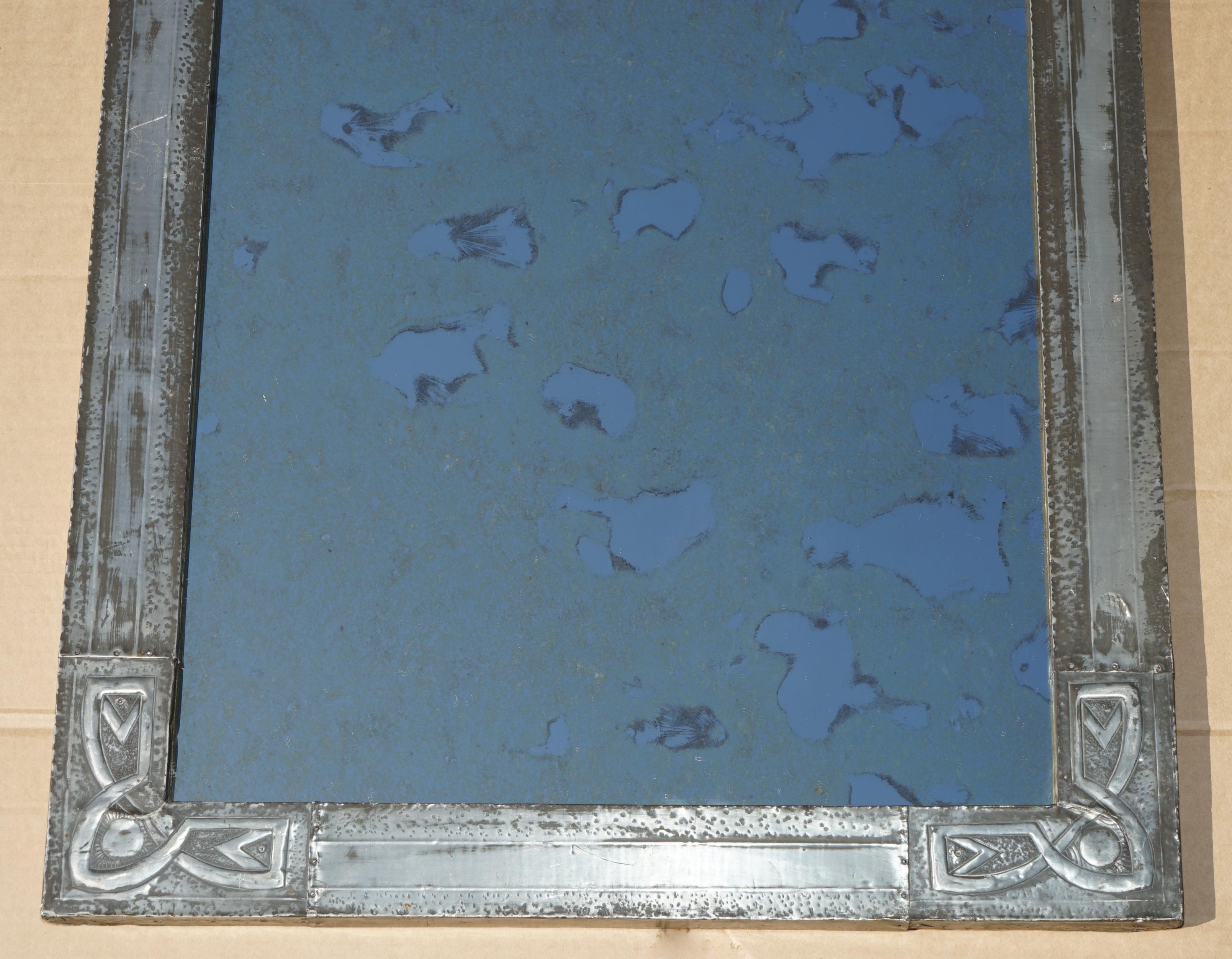 INE paire de LIBERTY'S OF LONDON STYLE ART NOUVEAU WALL MIRRORs en vente 4
