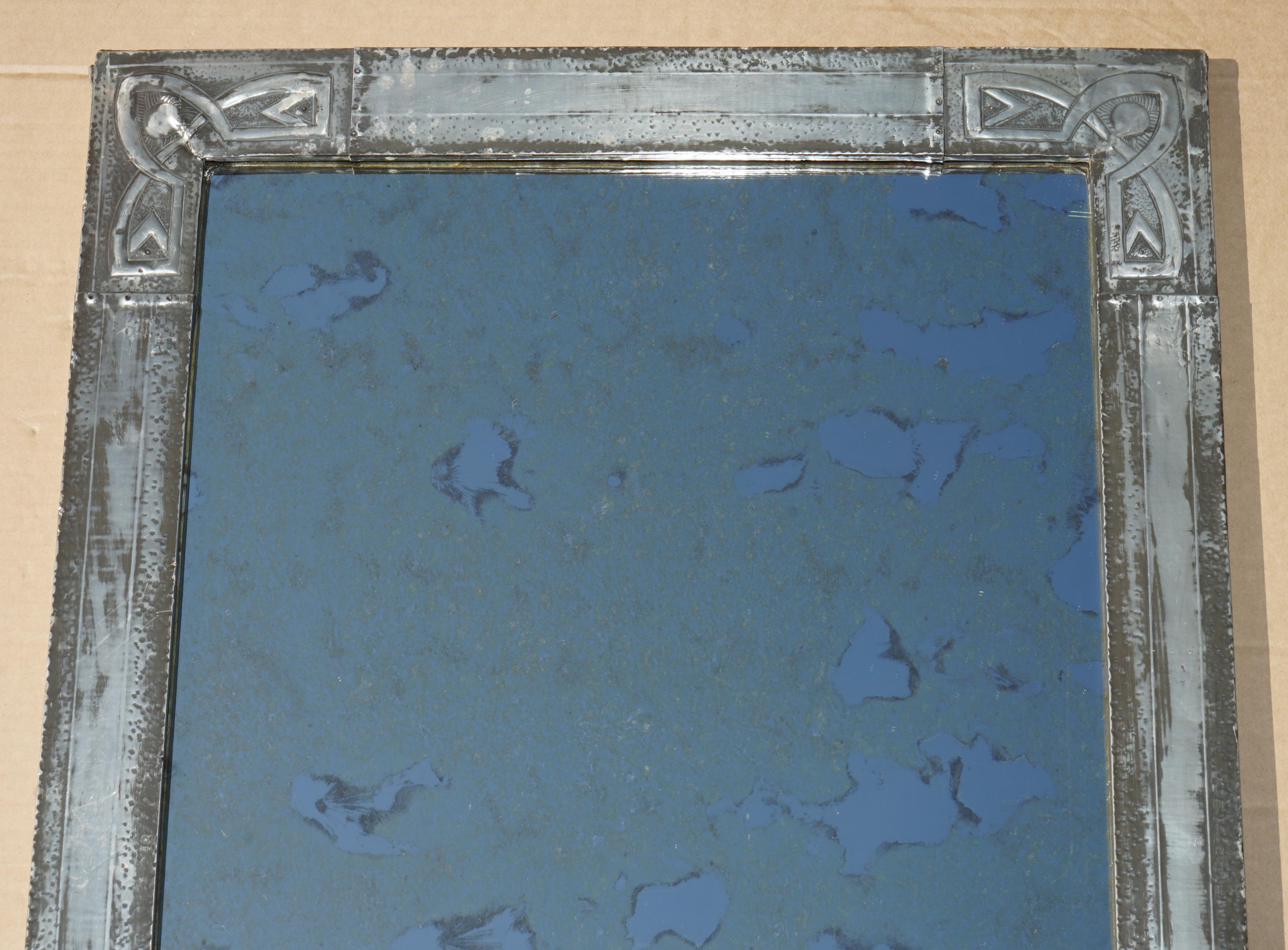 INE paire de LIBERTY'S OF LONDON STYLE ART NOUVEAU WALL MIRRORs en vente 6